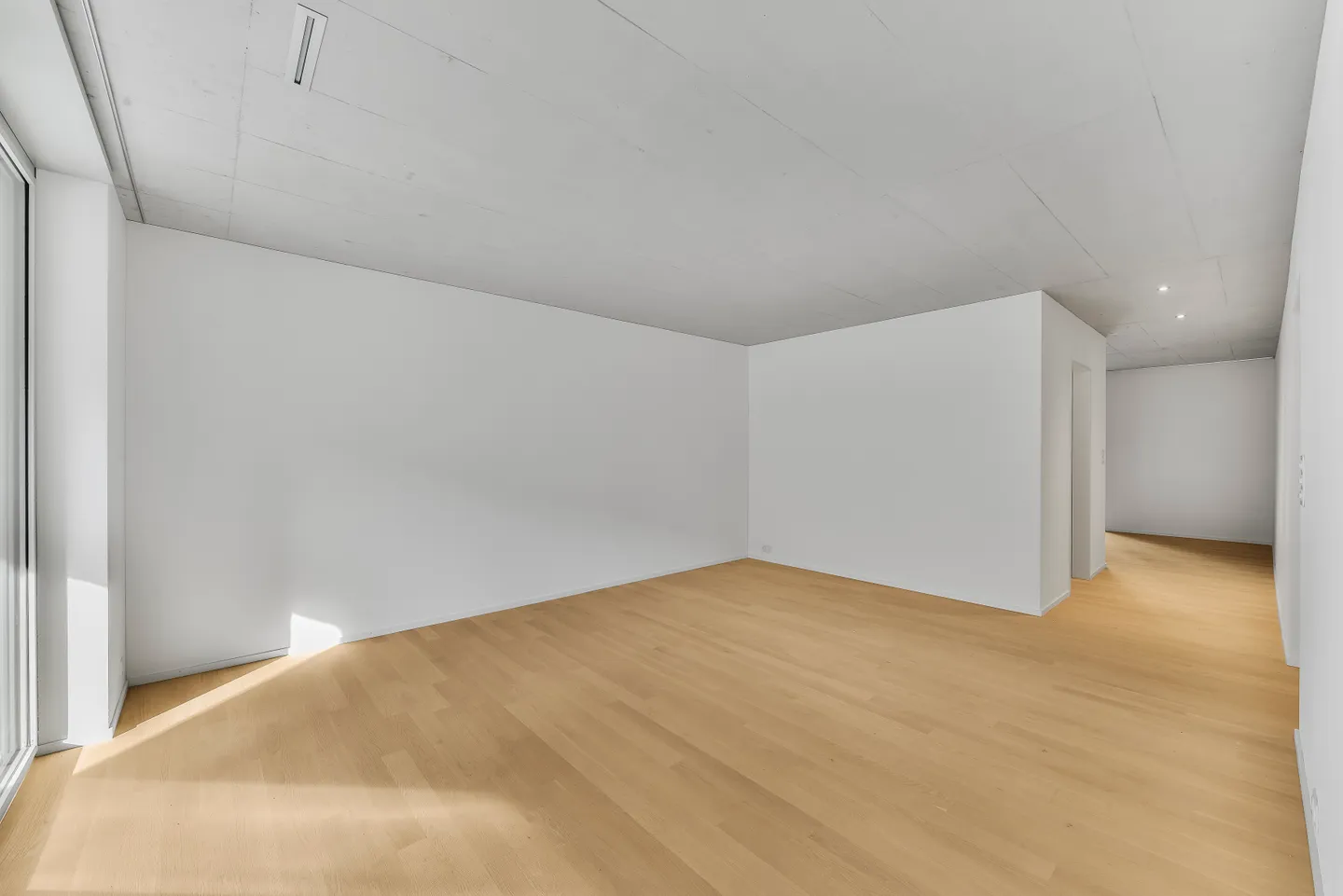 Great apartment in the best location! - Photo 2 of 3