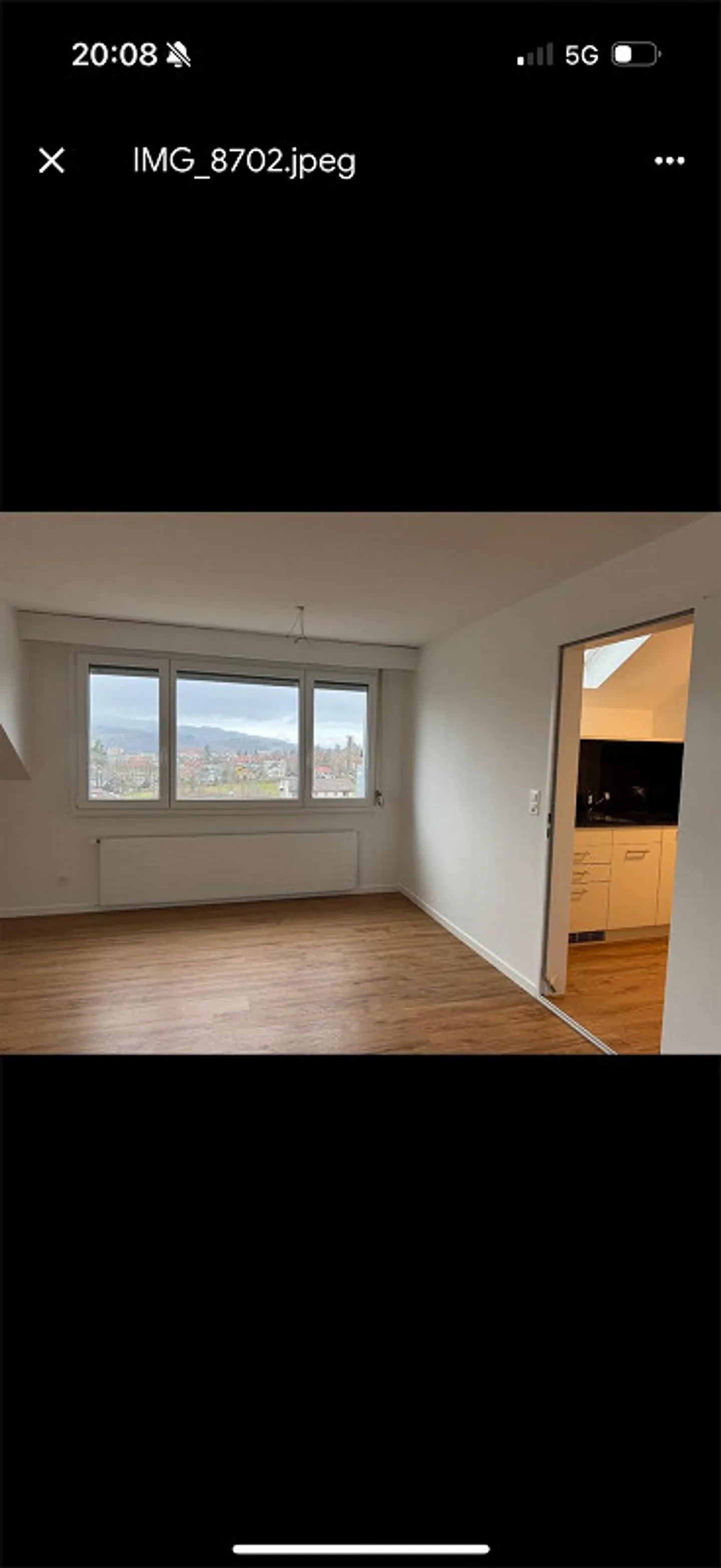 Appartamento singolo con grande balcone - Foto 3 di 10