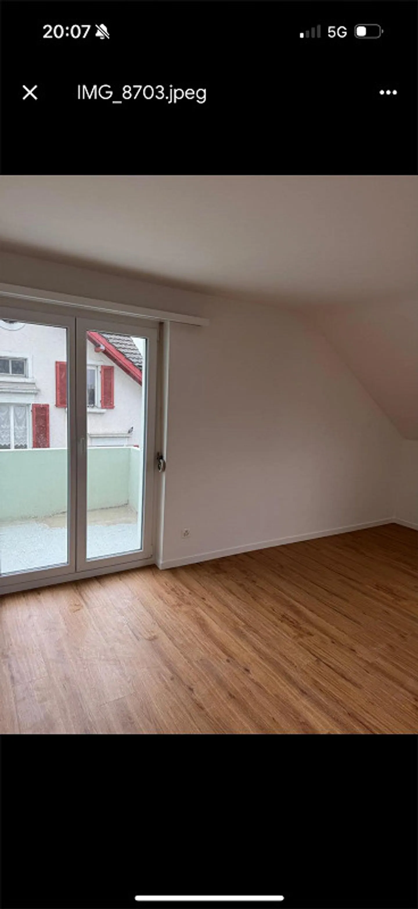 Appartamento singolo con grande balcone - Foto 2 di 10