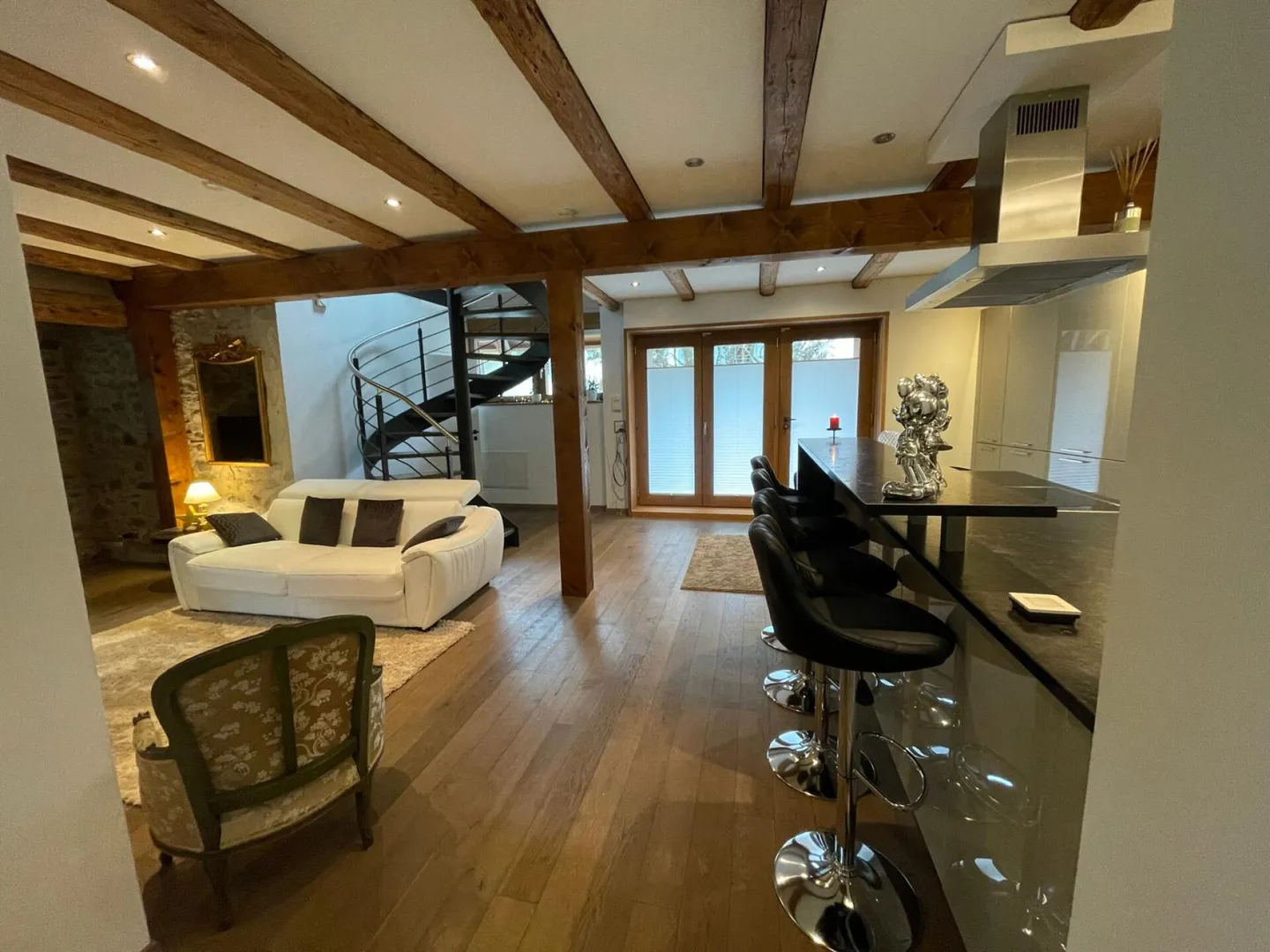 Charming and Characterful Detached House - Photo 9 of 30