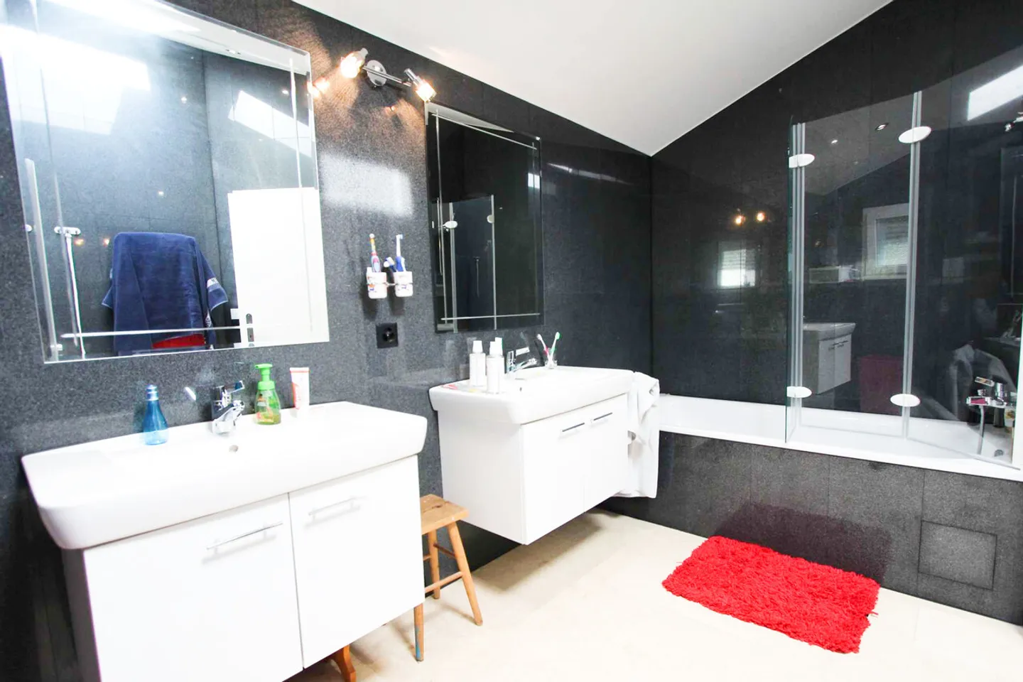 Casa indipendente con spazio disponibile arredato e ingresso indipendente - Foto 10 di 12