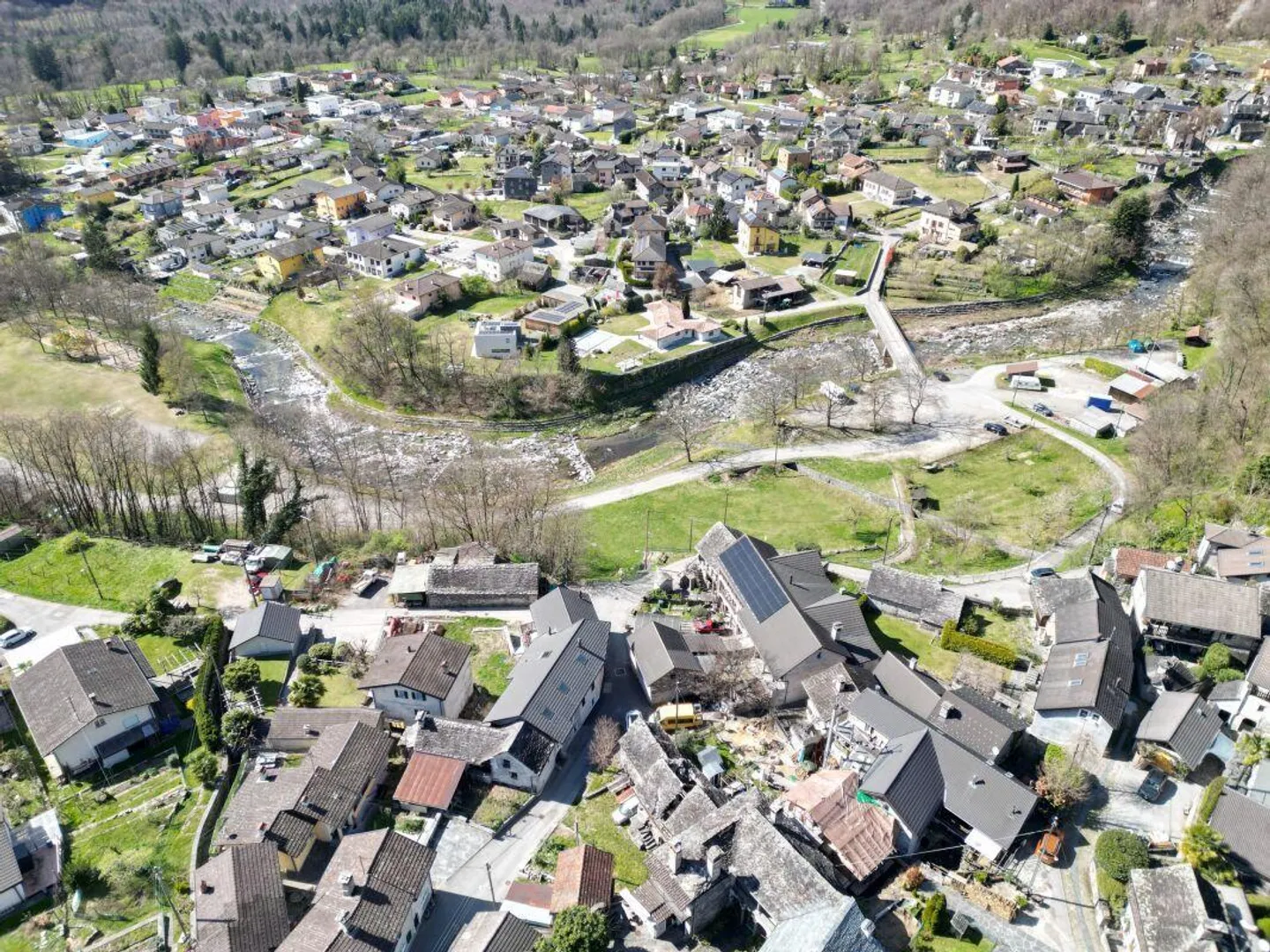 GORDEVIO – Maison tessinoise à rénover avec grange habitable - Photo 6 sur 6