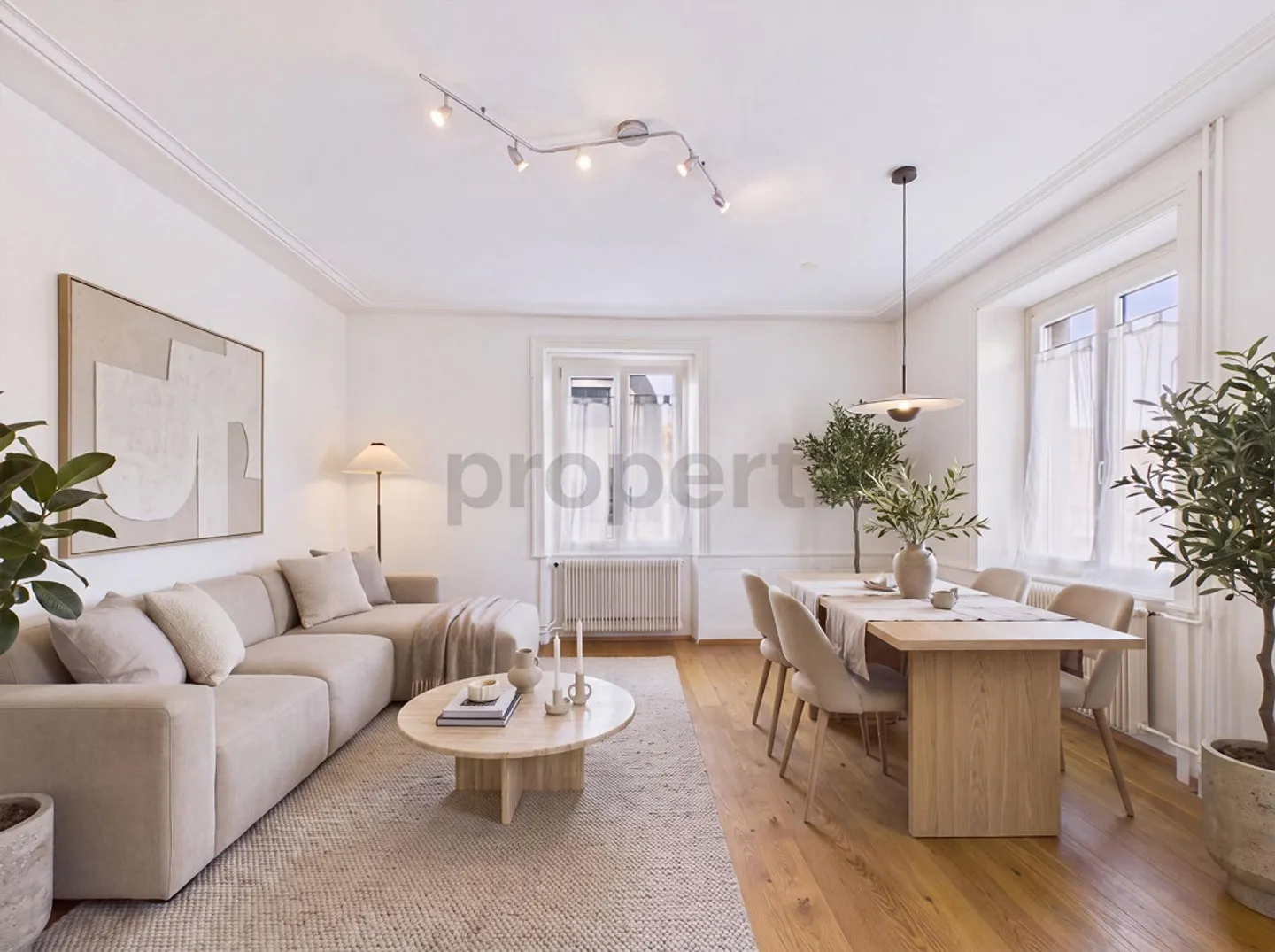 Sunny balcony with beautiful view: Thoughtful room concept and best infrastructure - Photo 1 of 8