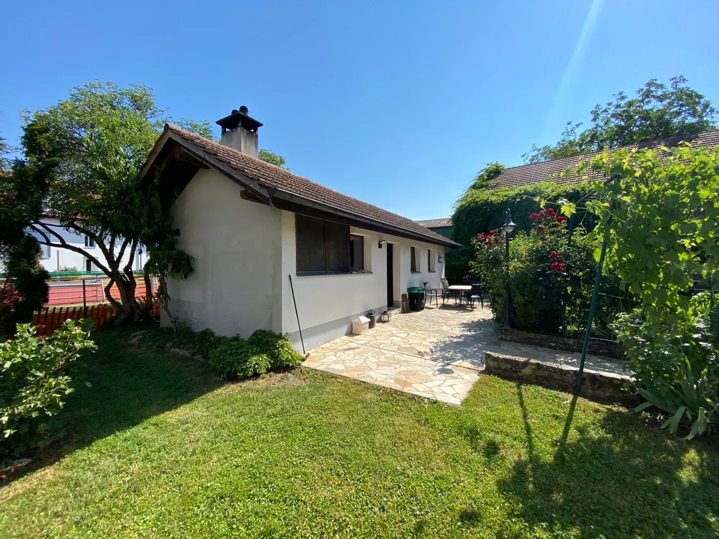 Casa familiare con un bellissimo appezzamento e un fienile con casa da giardino - Foto 33 di 47