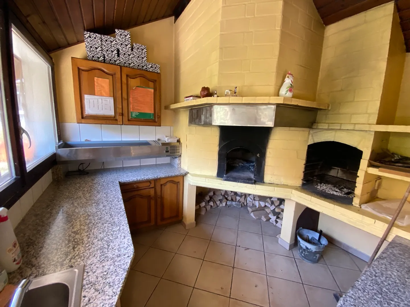 Casa familiare con un bellissimo appezzamento e un fienile con casa da giardino - Foto 34 di 47