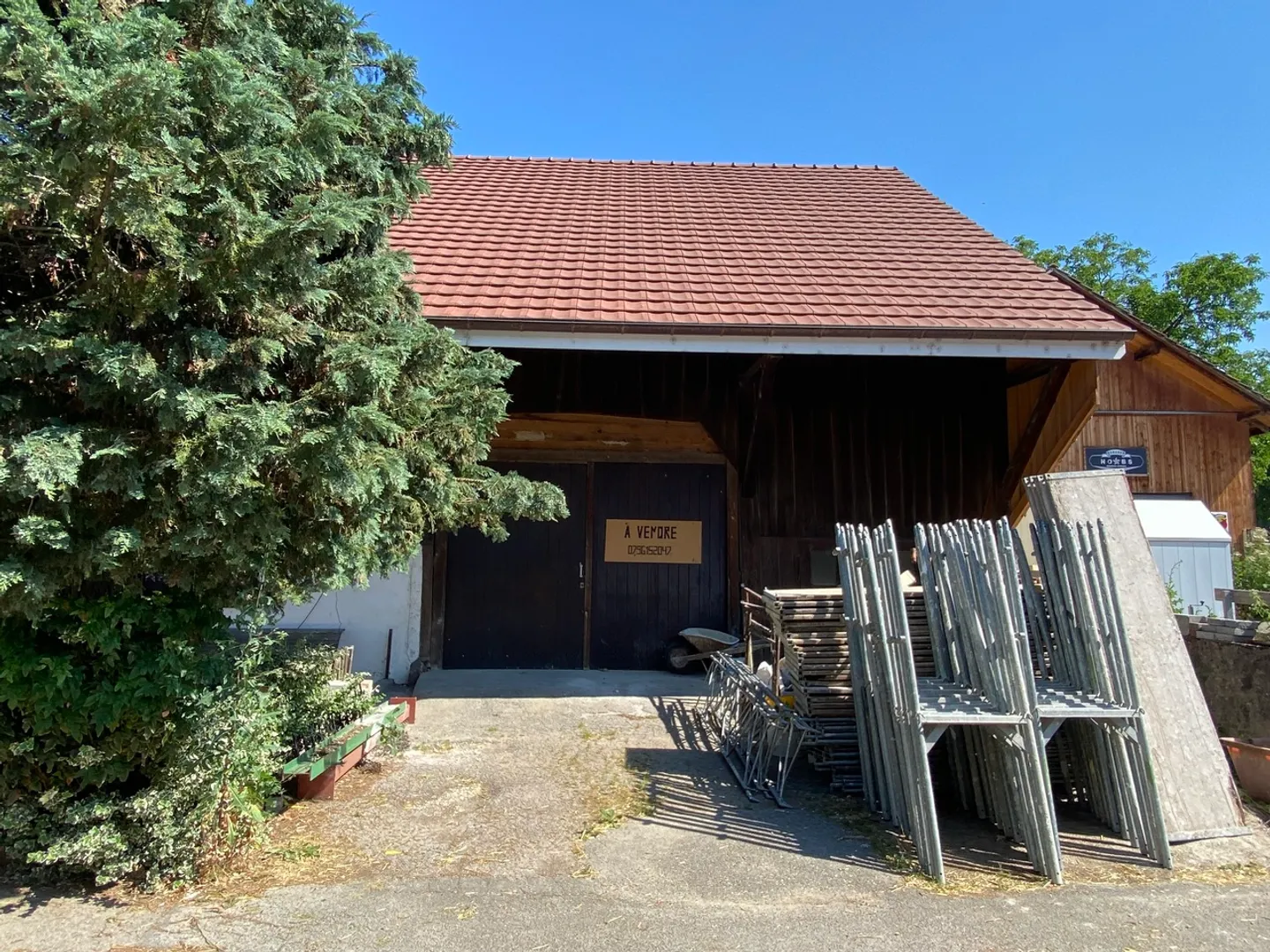 Casa familiare con un bellissimo appezzamento e un fienile con casa da giardino - Foto 46 di 47