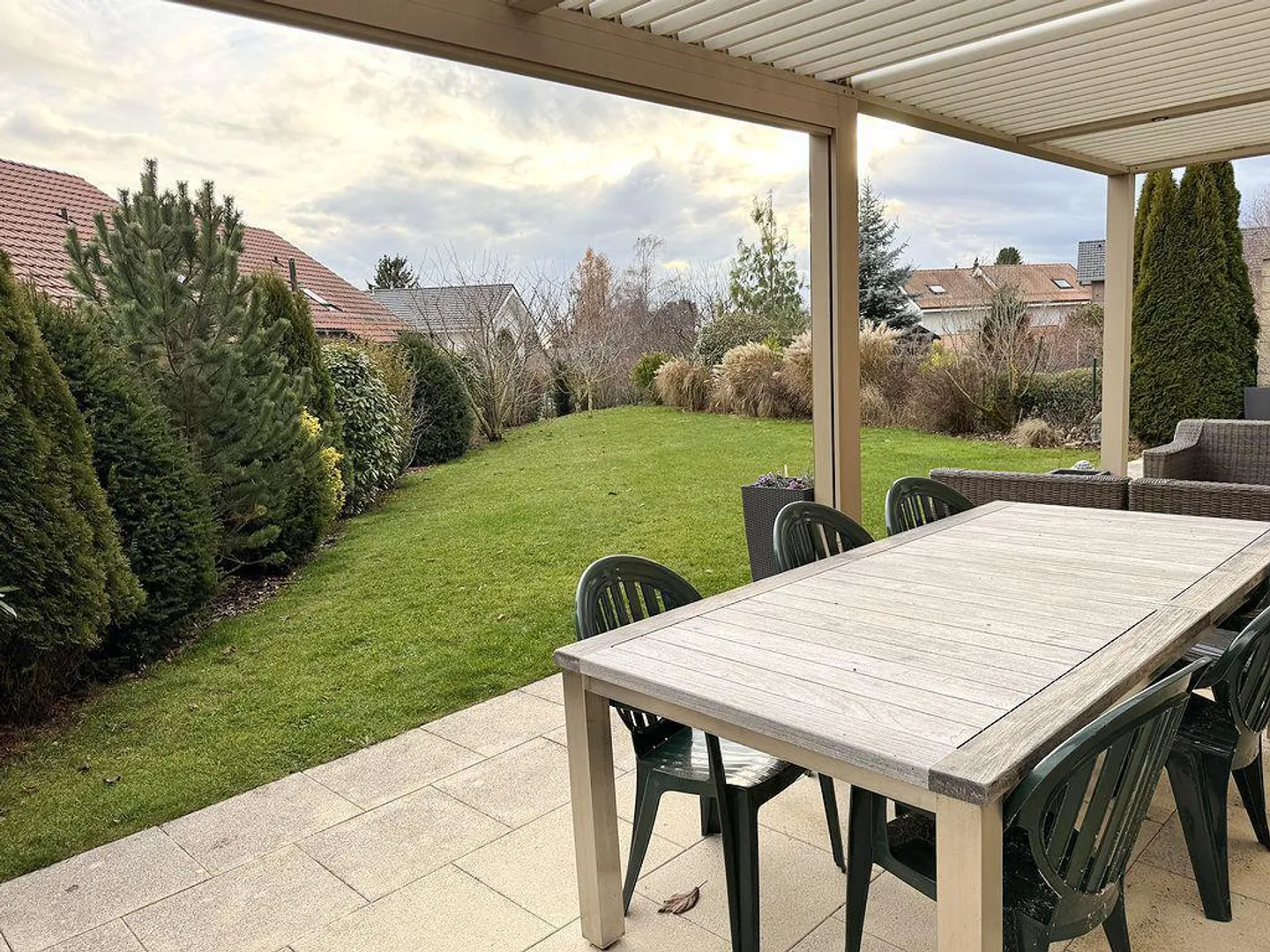 Affascinante casa bifamiliare con 5,5 stanze - Foto 2 di 13