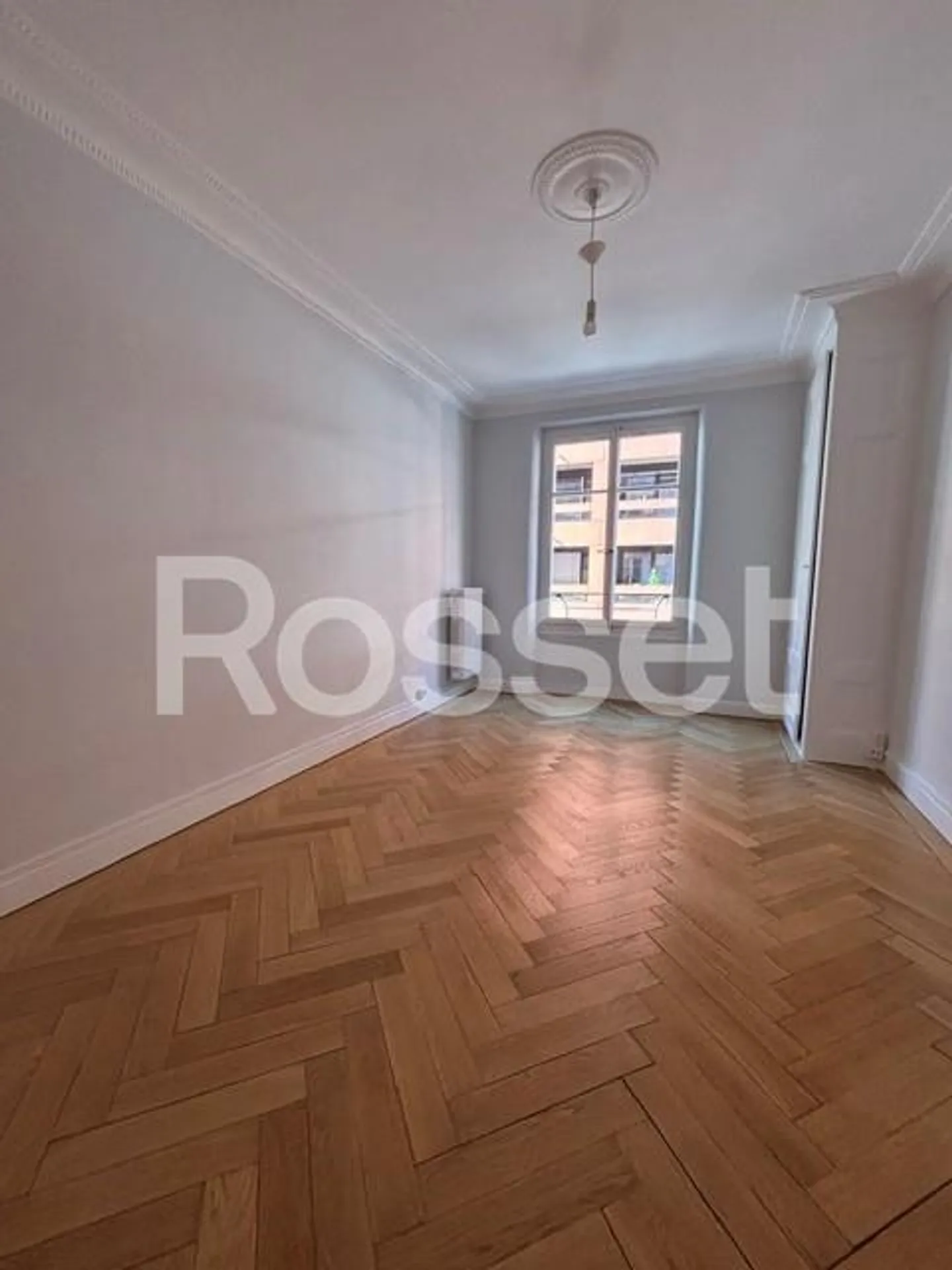 2.5 Room Apartment - Photo 3 of 5