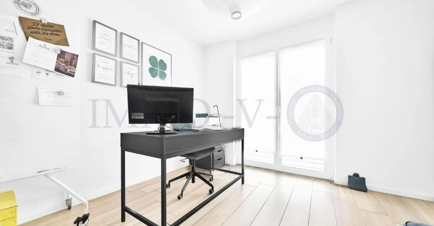 CONTEMPORARY AND SPACIOUS WITH GARDEN IN IDEAL LOCATION - Photo 9 of 12