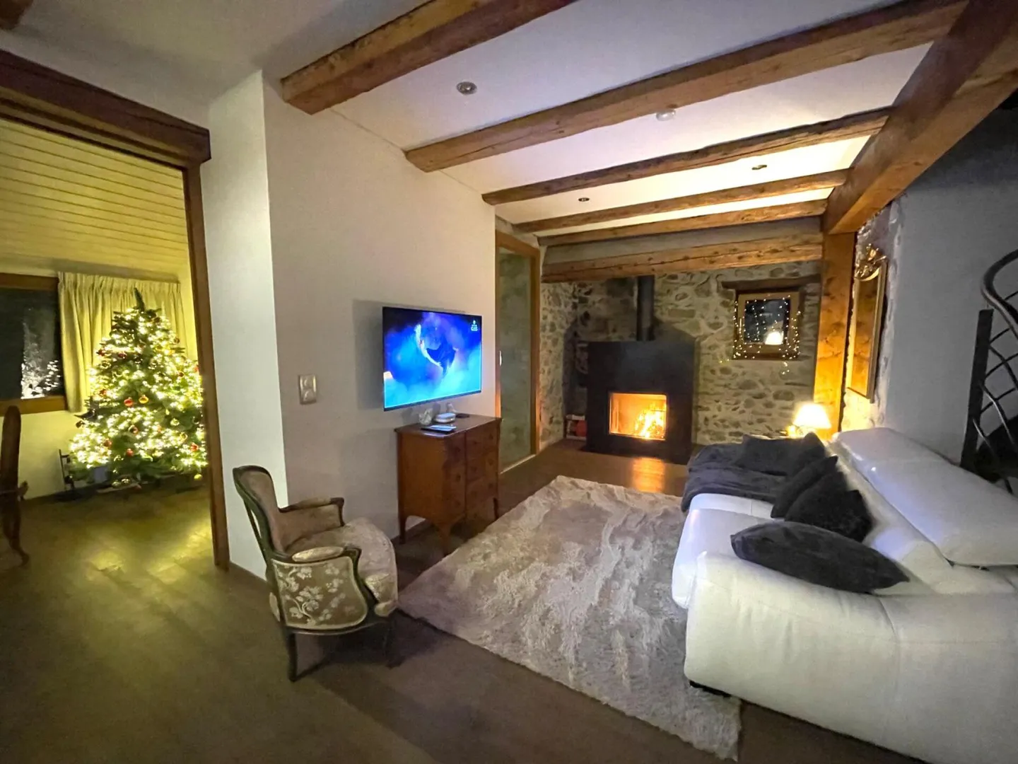 Charming and Characterful Detached House - Photo 13 of 30