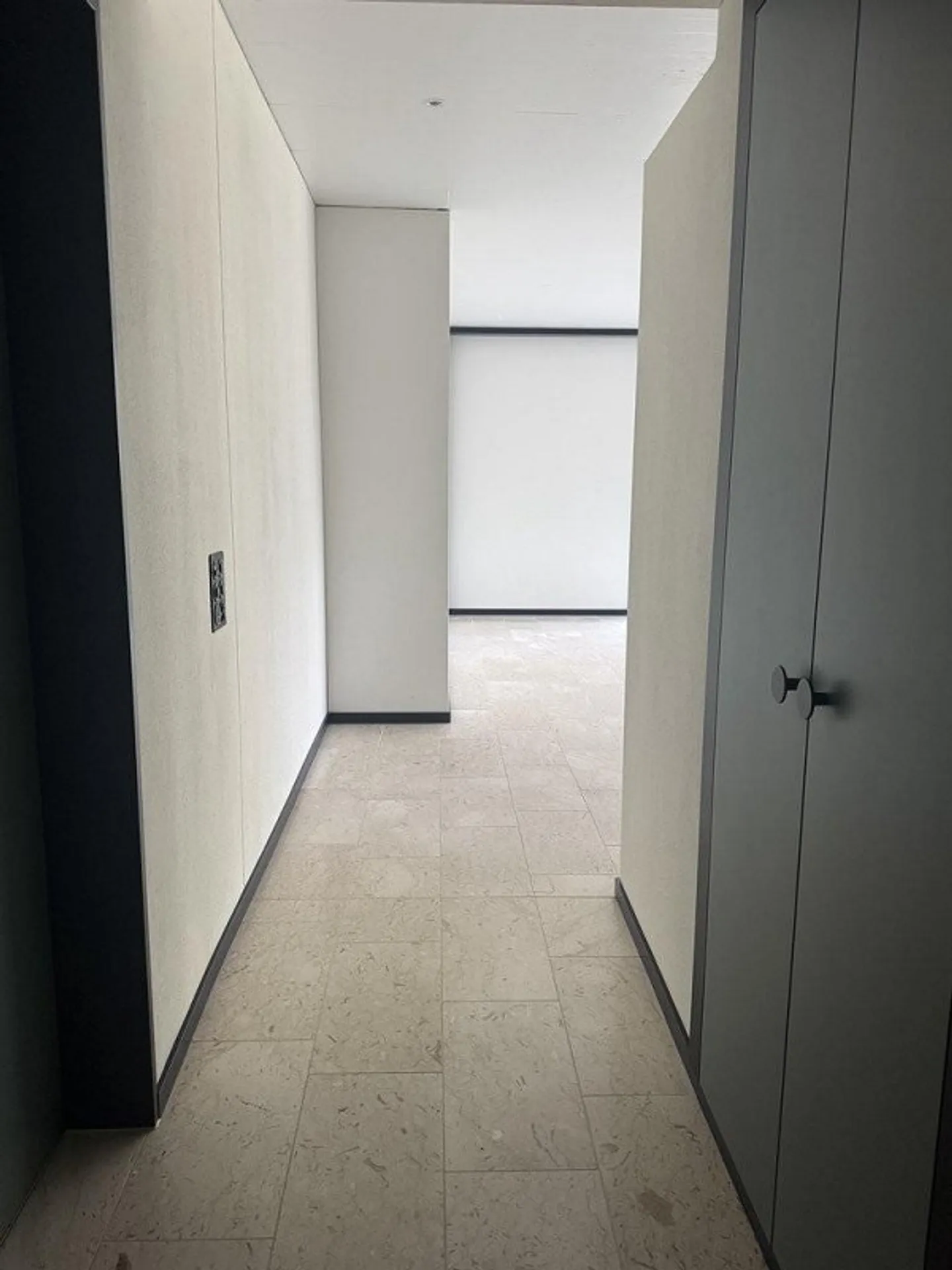 Appartement moderne de 2,5 pièces dans un emplacement attrayant à Kloten ! - Photo 2 sur 8