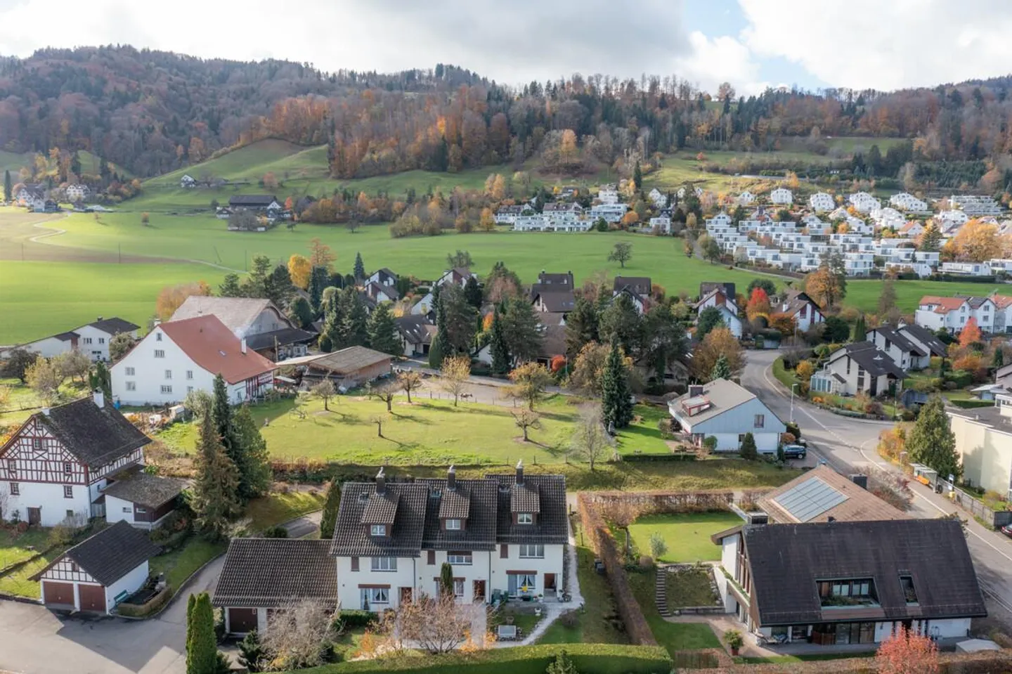 Langnau am Albis : Maison de coin avec vue sur l'Albiskette - Photo 3 sur 5