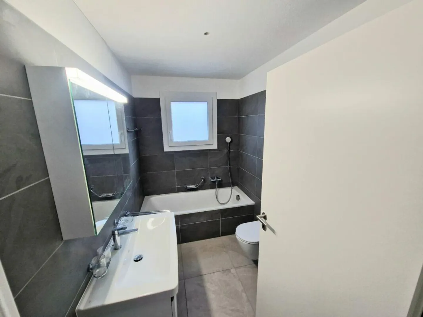 À VENDRE À CUGNASCO - NOUVELLE MAISON INDIVIDUELLE DE 5.5 PIÈCES DANS UN QUARTIER CALME - Photo 12 sur 24