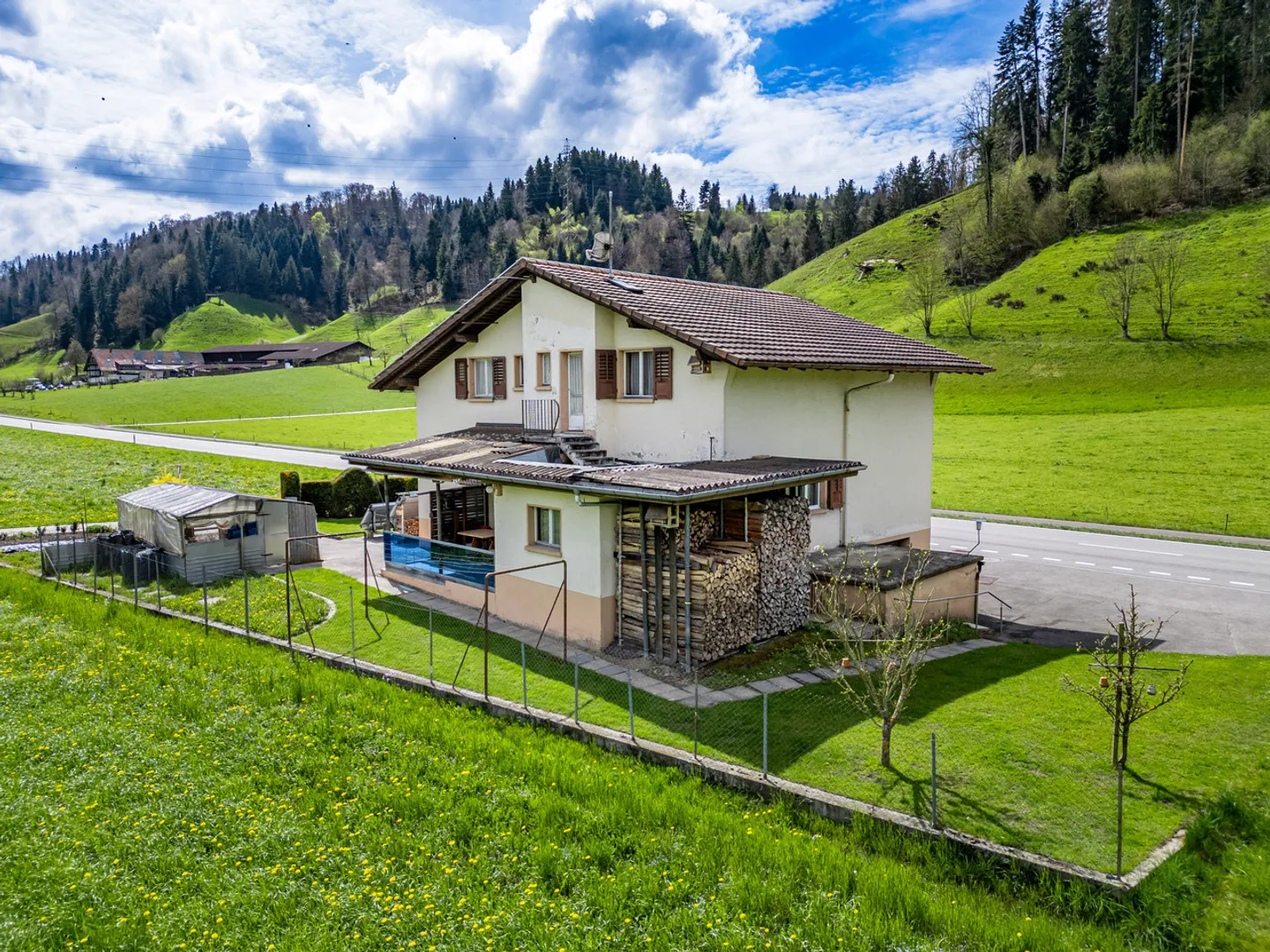 Casa abitativa con potenziale di sviluppo - Foto 1 di 13