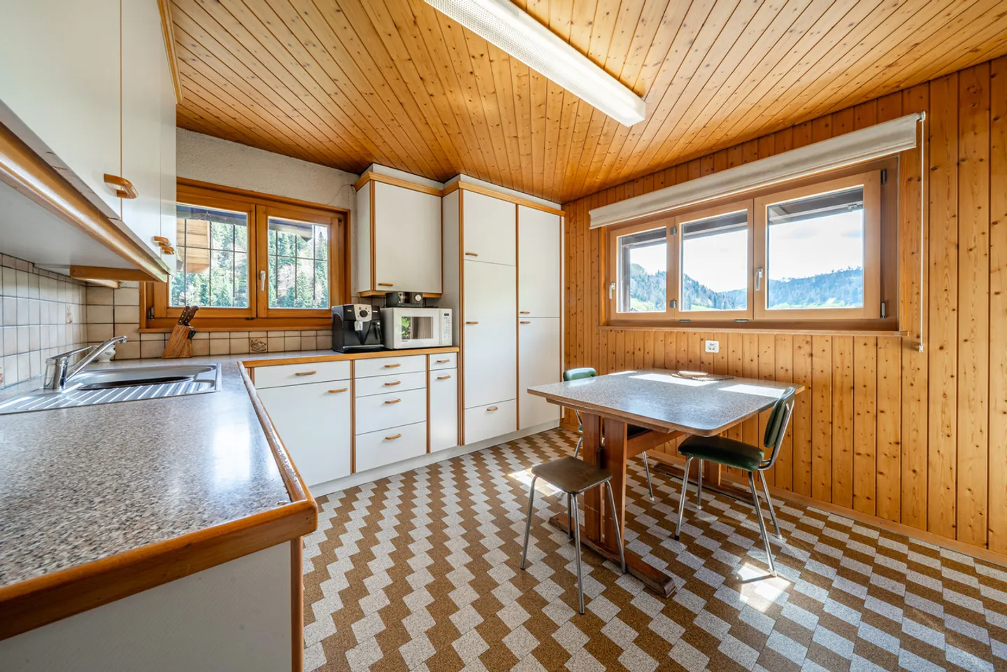 Casa abitativa con potenziale di sviluppo - Foto 2 di 13