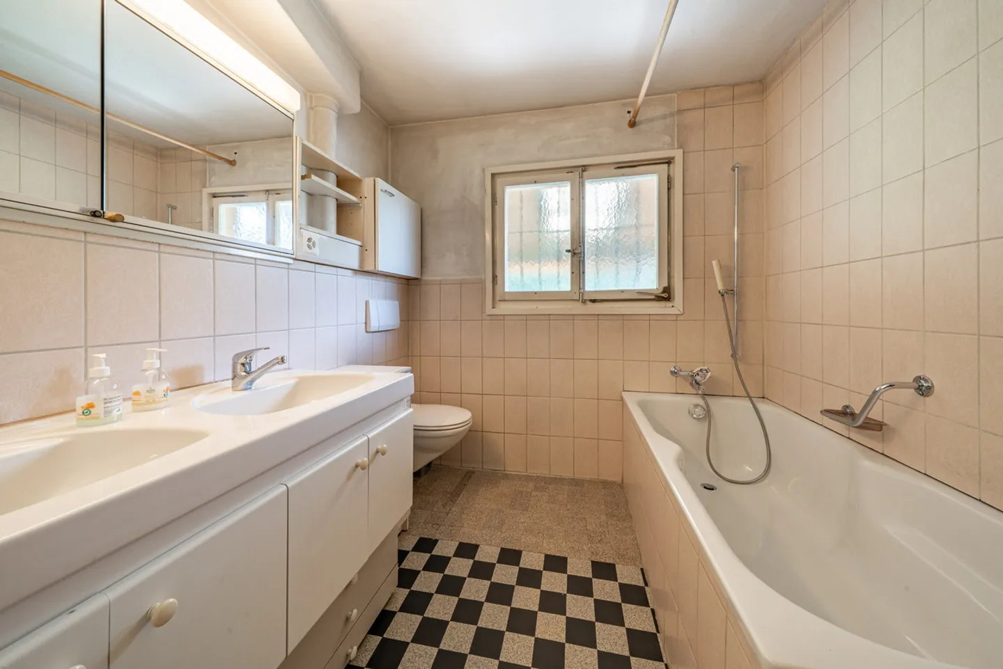 Casa abitativa con potenziale di sviluppo - Foto 8 di 13