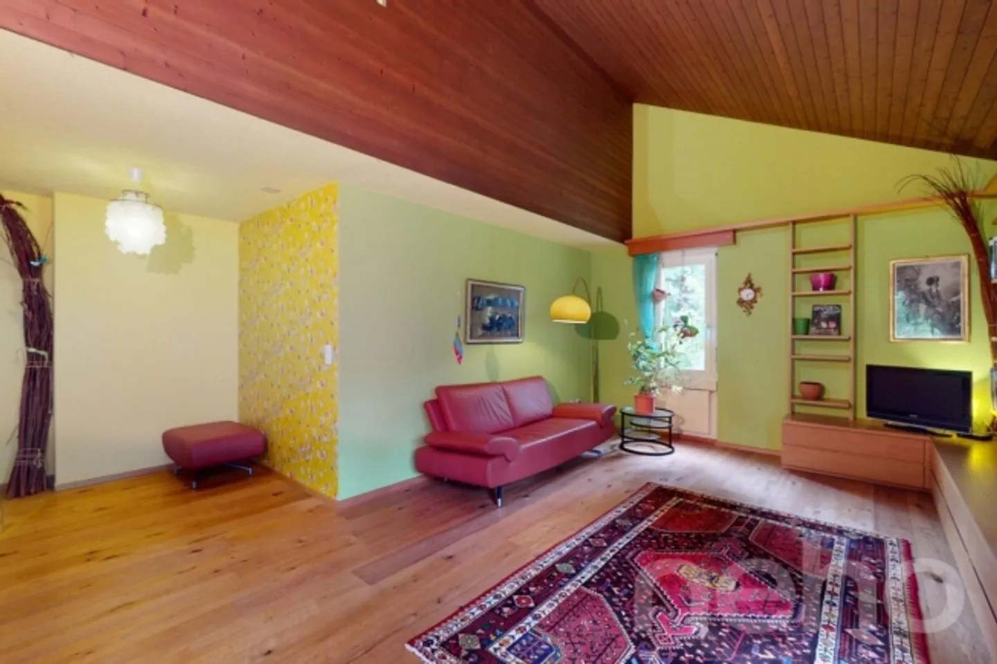 «5.5-Zimmer Einfamilienhaus mit 2024 m2 Gartenparadies und Gartenteich» - Foto 5 von 12