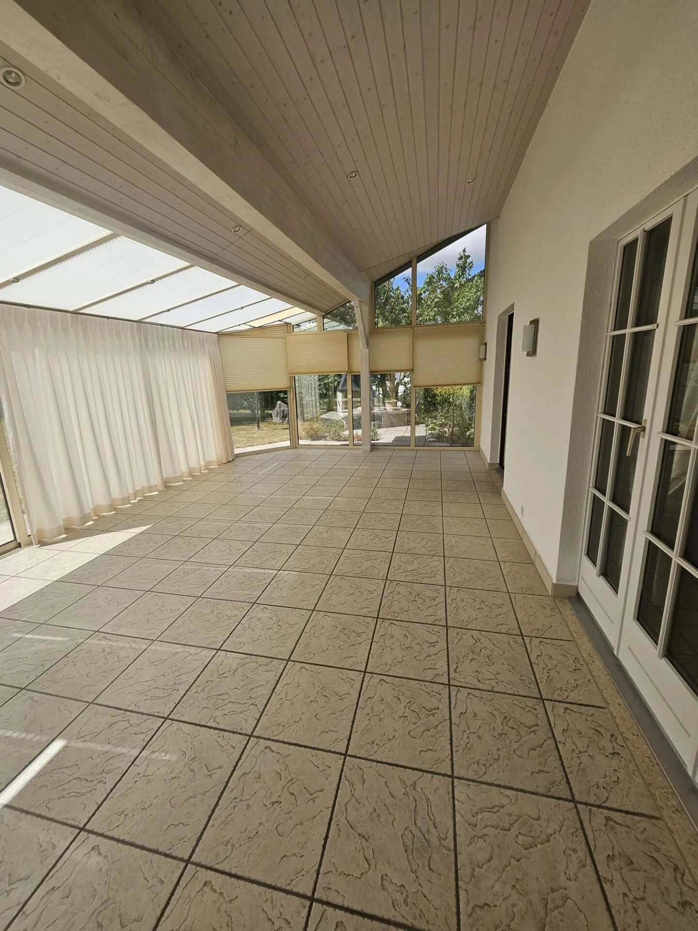 Magnifica casa di 4,5 stanze con giardino e grandi volumi - Foto 7 di 25