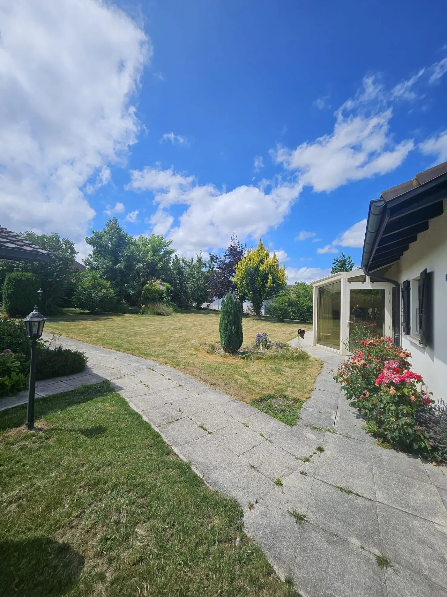 Magnifica casa di 4,5 stanze con giardino e grandi volumi - Foto 3 di 25