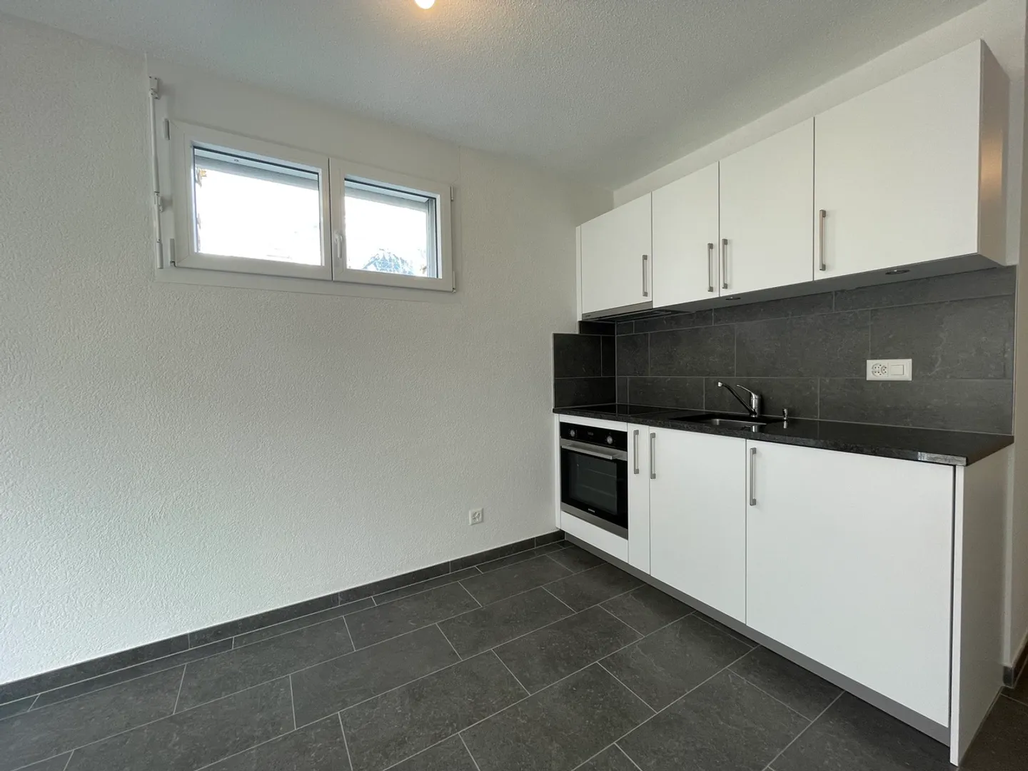 Studio Charmant avec Terrasse - Photo 2 sur 7