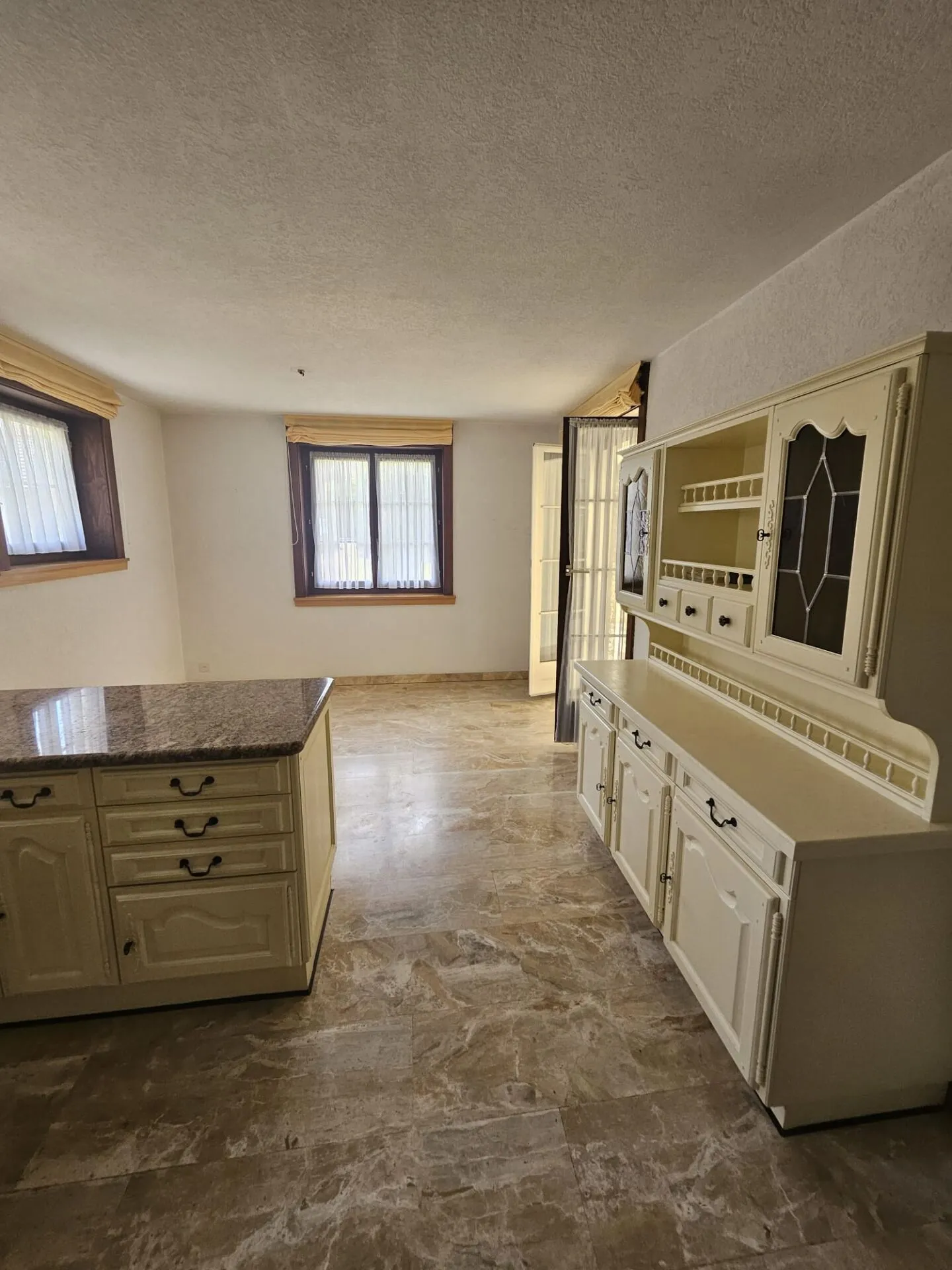 Magnifica casa di 4,5 stanze con giardino e grandi volumi - Foto 8 di 25