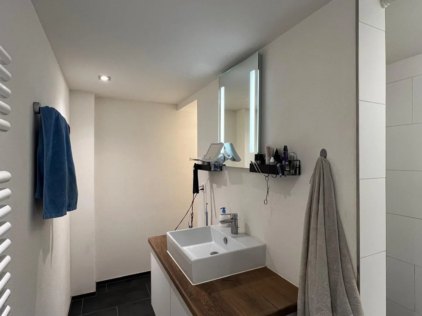 Incantevole appartamento 1.5 camere con torre di lavaggio privata - Foto 3 di 9