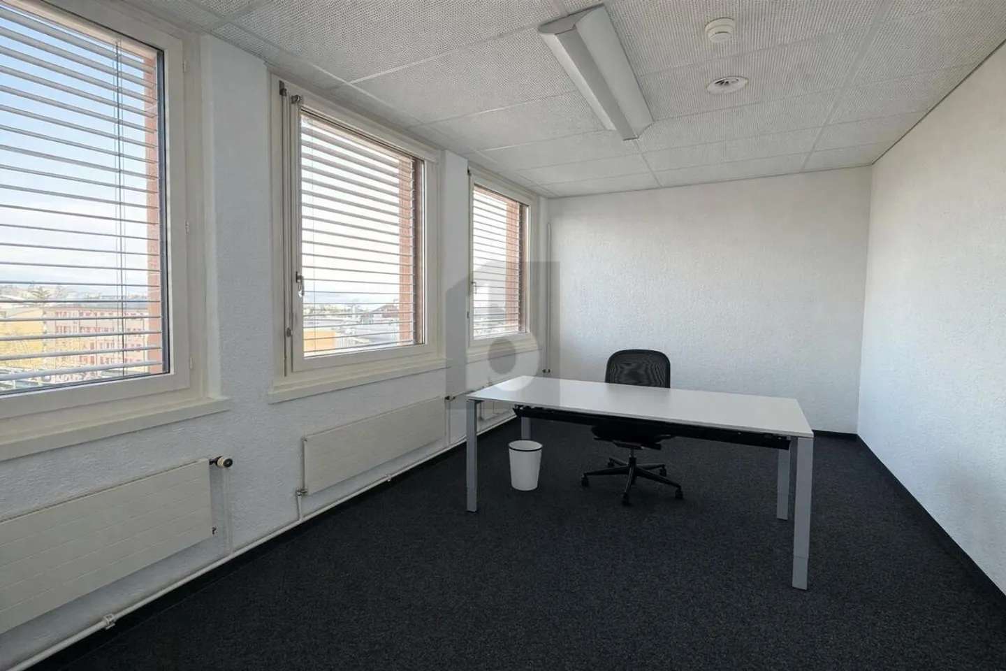 Bureau lumineux à Lausanne - Photo 2 sur 6