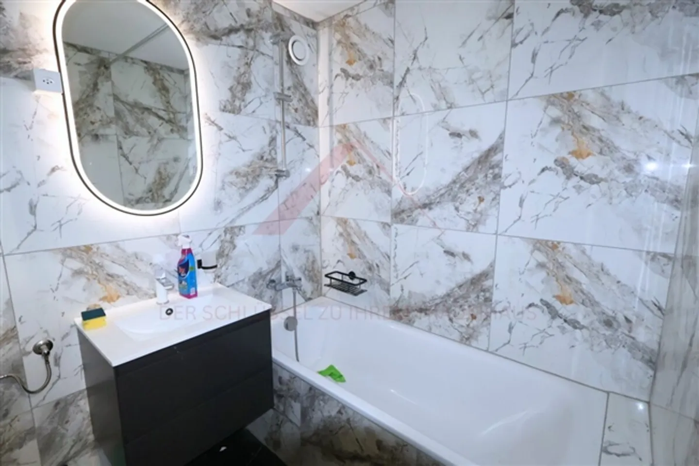 Appartamento moderno di 4,5 stanze al 2° piano a Schmitten - luminoso, aperto e ristrutturato con materiali di alta qualità - Foto 15 di 19