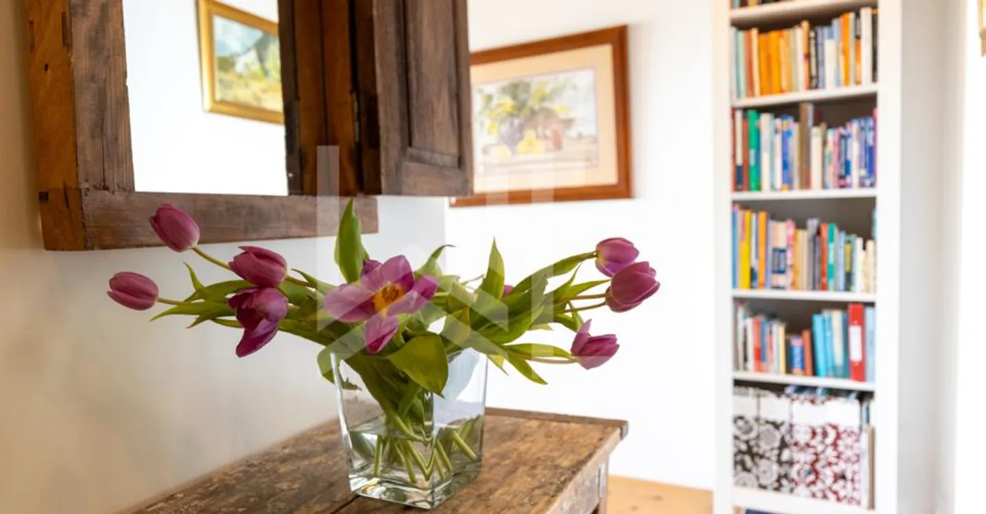 Heartthrob for this charming house - Photo 8 of 12