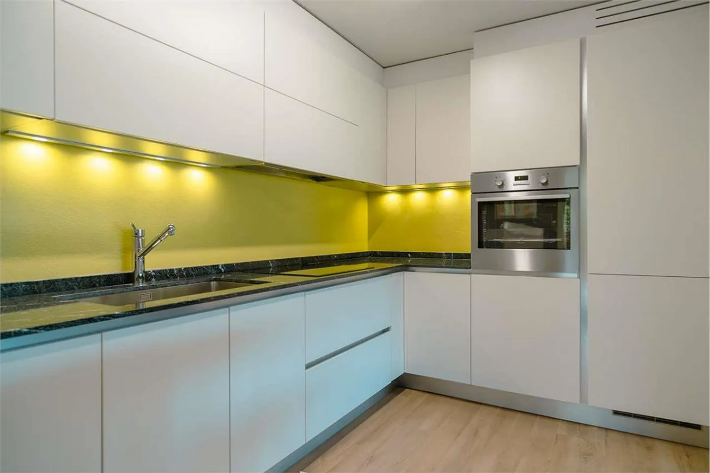 Oasi di tranquillità con giardino e vista mozzafiato - Foto 10 di 13