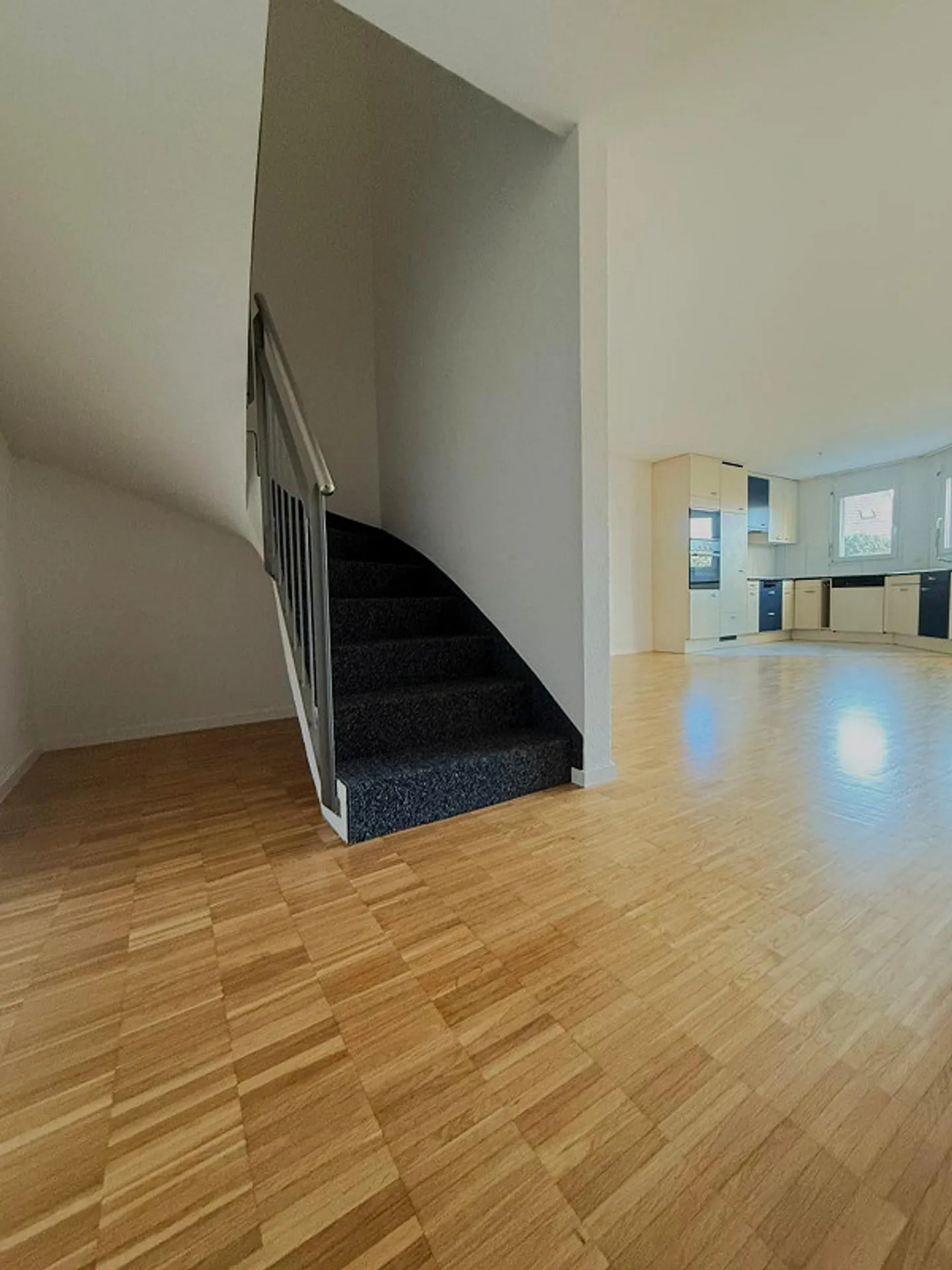 Stilvolle 4½-Zimmer-Maisonette - Foto 3 von 11