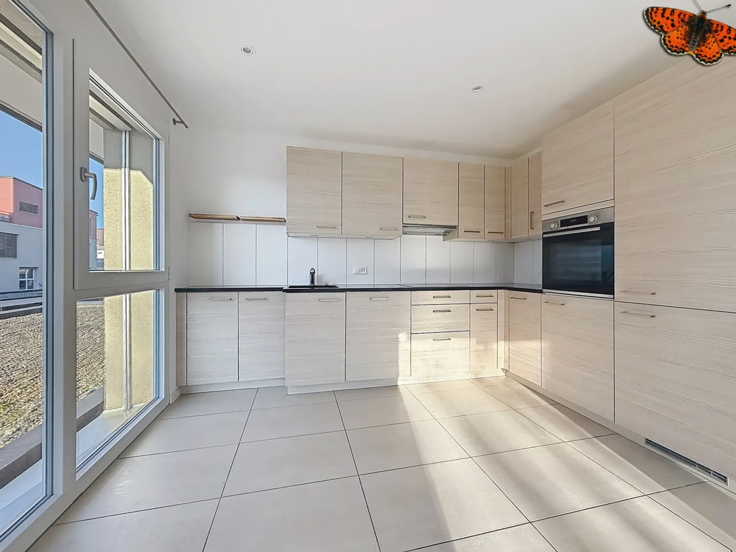 4 ½ ROOMS - Close to amenities! - Photo 2 of 14