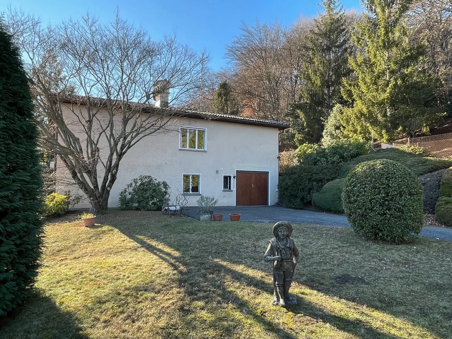 TWO-FAMILY VILLA IN A DOMINANT POSITION WITH MAGNIFICENT VIEW - Photo 5 of 10