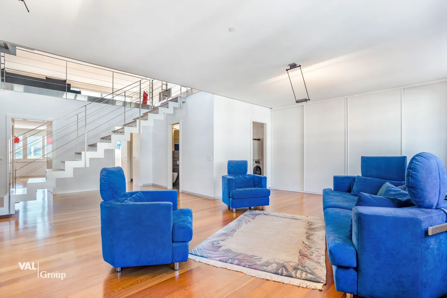 Attique en duplex avec terrasse sur le toit, au coeur de la ville - Photo 6 of 13