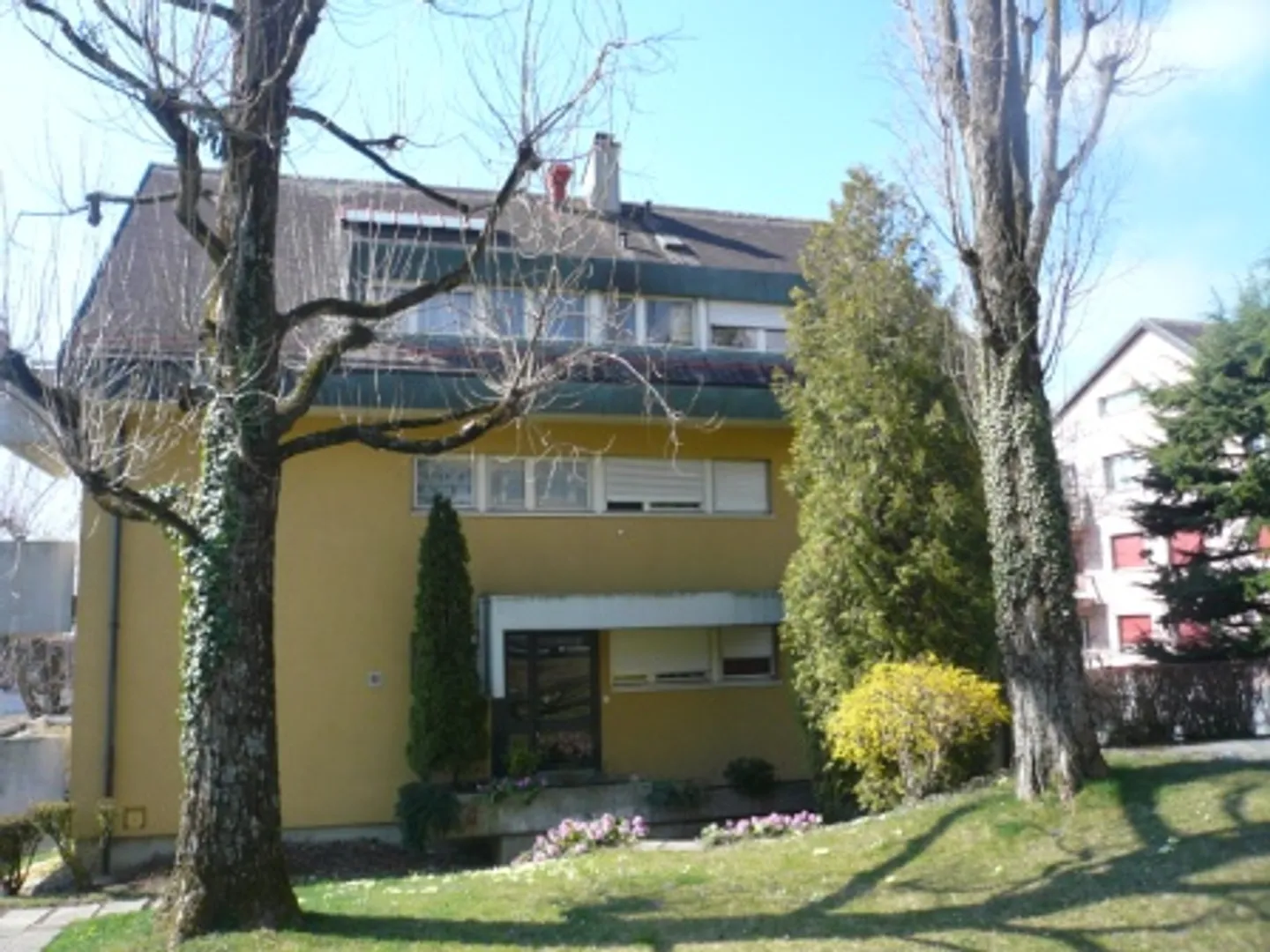 Schönes 3-Zimmer-Apartment im letzten Stock eines kleinen Gebäudes, mit Ausgang zum See, ca. 80 m2 - Foto 1 von 1