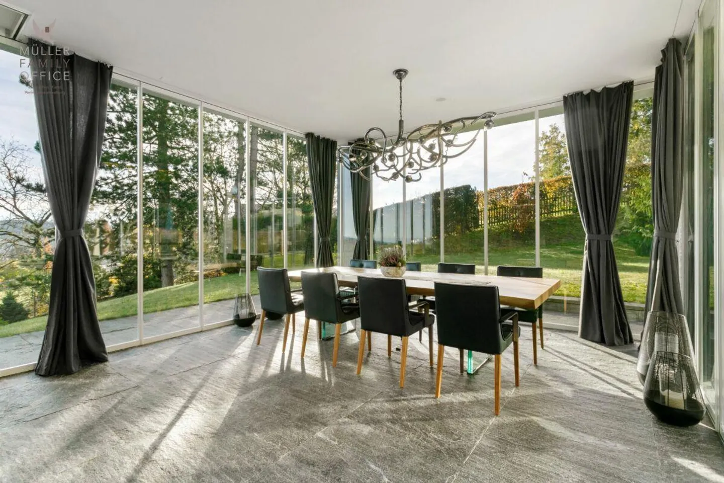 Villa panoramique luxueuse avec piscine extérieure, oasis de bien-être et vue imprenable - Photo 9 sur 13