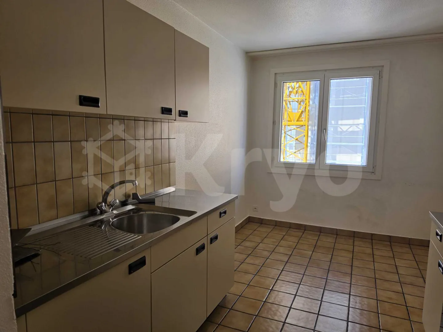3-room apartment with elevator and balcony - Photo 2 of 8