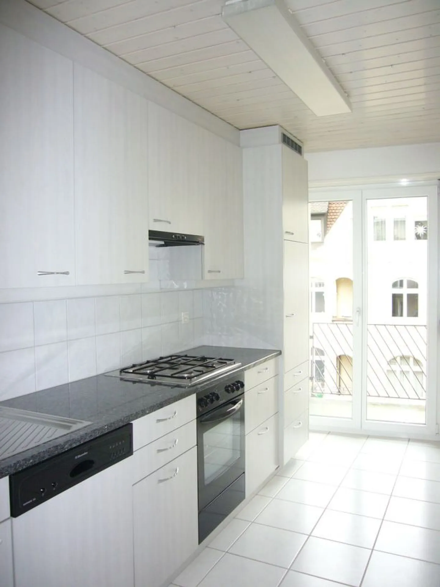 WG-301 - appartement moderne de 2 pièces au 3ème étage - Photo 2 sur 9