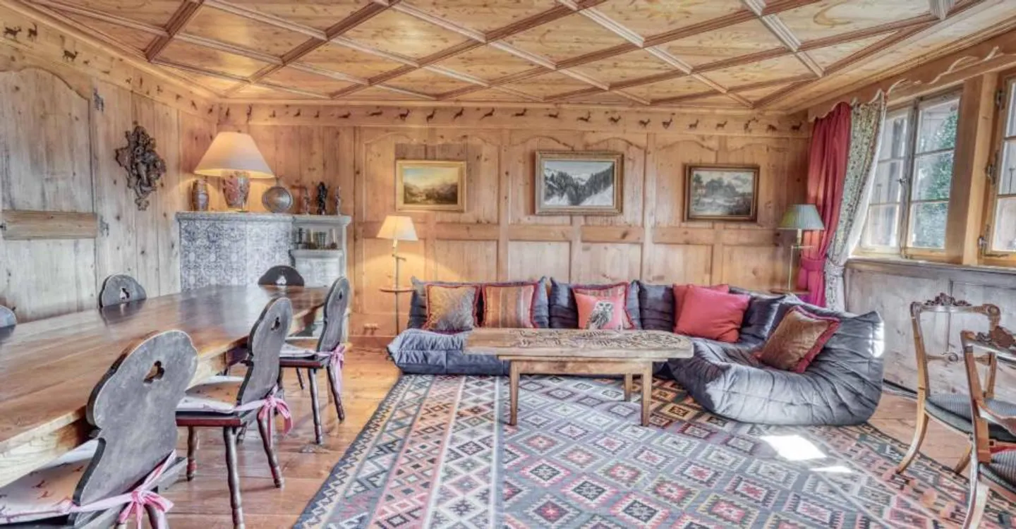 MAGNIFIQUE CHALET AUX ESSERTS – 6 CHAMBRES - Photo 3 of 12