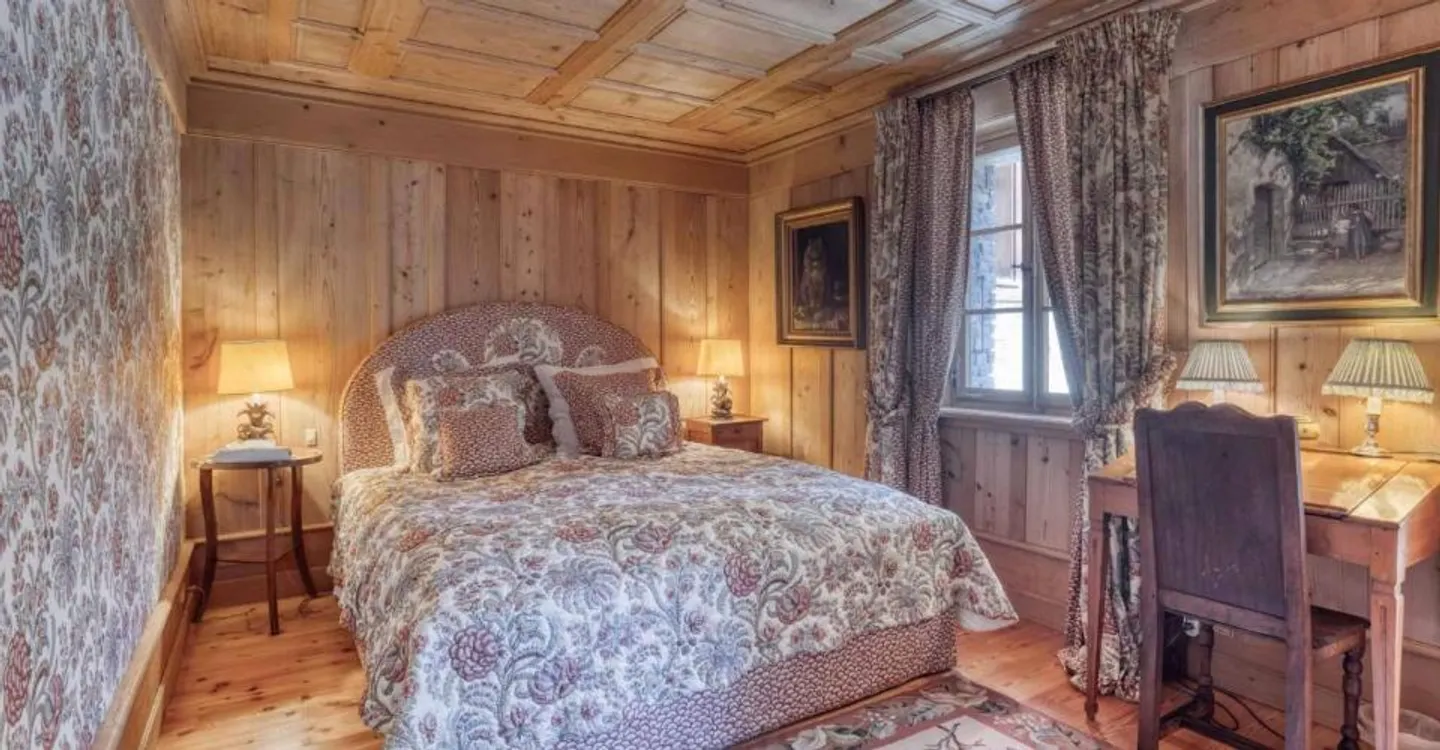 MAGNIFIQUE CHALET AUX ESSERTS – 6 CHAMBRES - Photo 8 of 12
