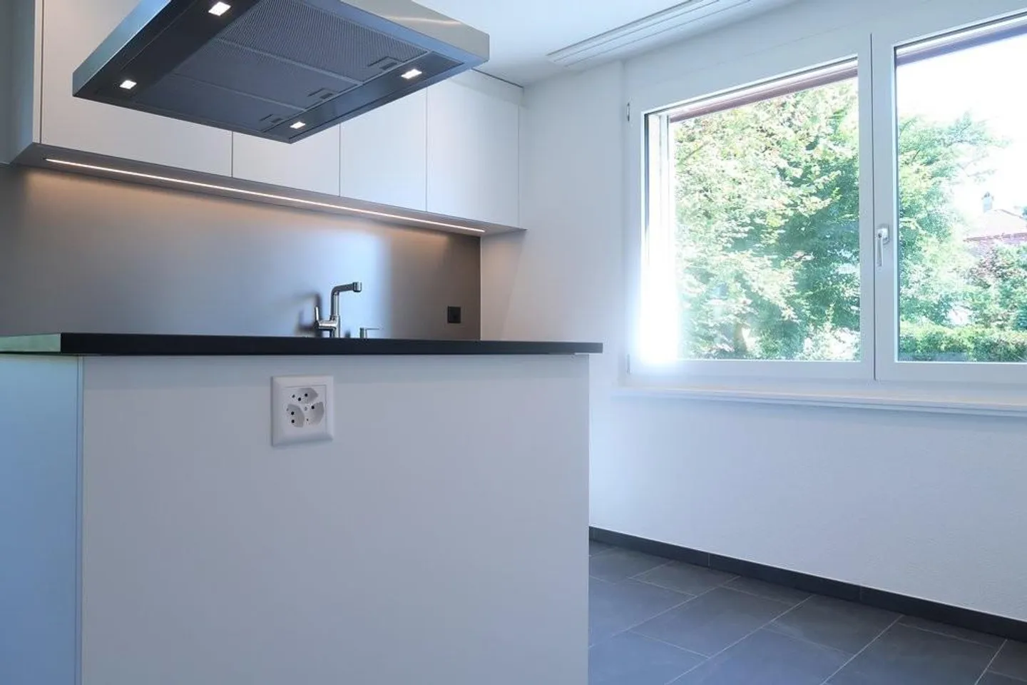 Prima occupazione dopo ristrutturazione: Appartamento attraente di 5,5 stanze - Foto 4 di 11