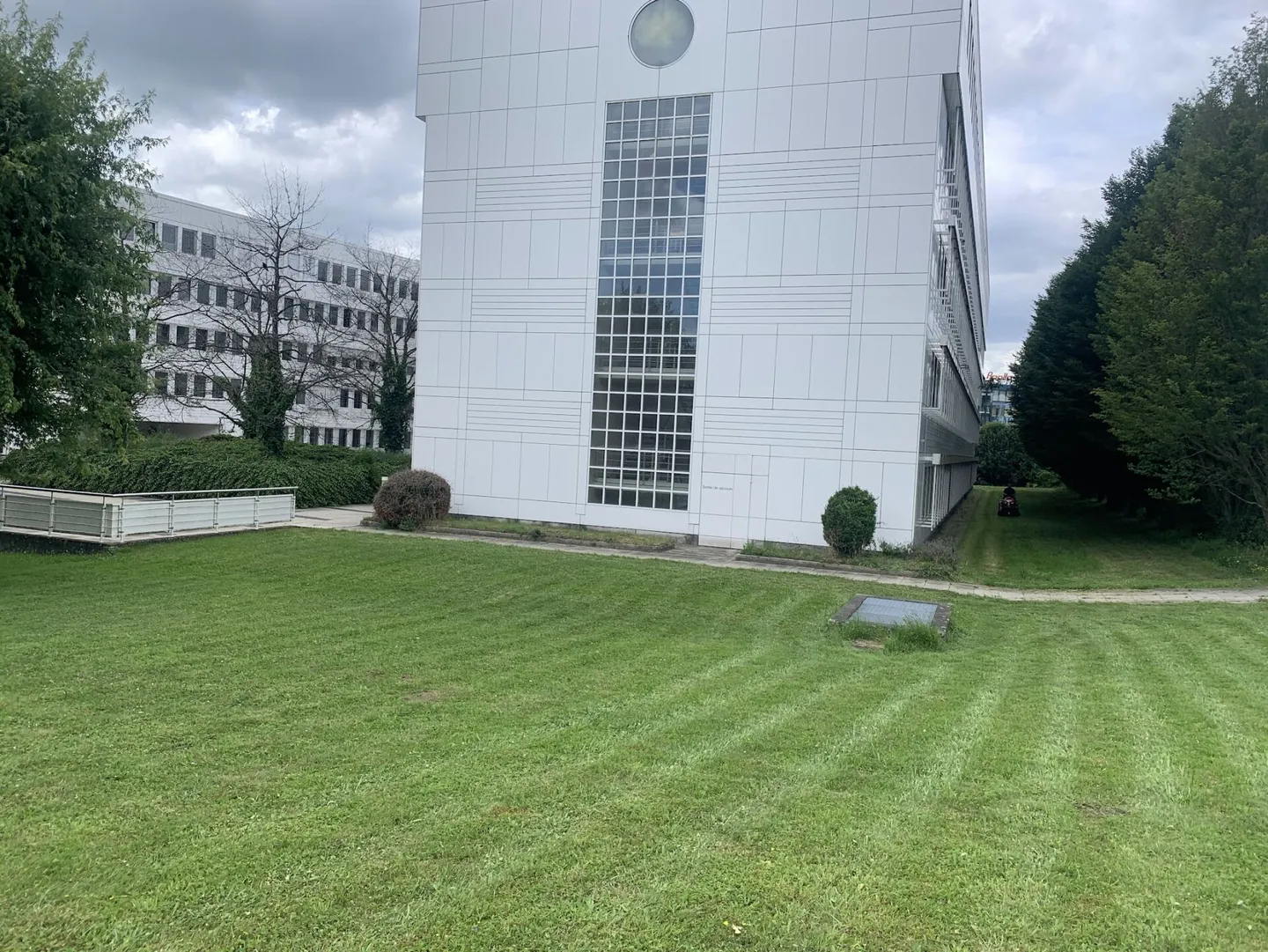 Vaud premises, offices, remaining 300 m2 divisible 100/200 m2 in Renens - Photo 5 of 11