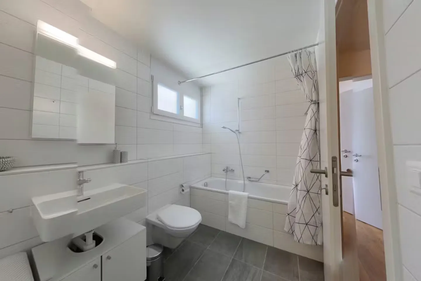 Charming Chalet Retreat - Photo 4 of 9