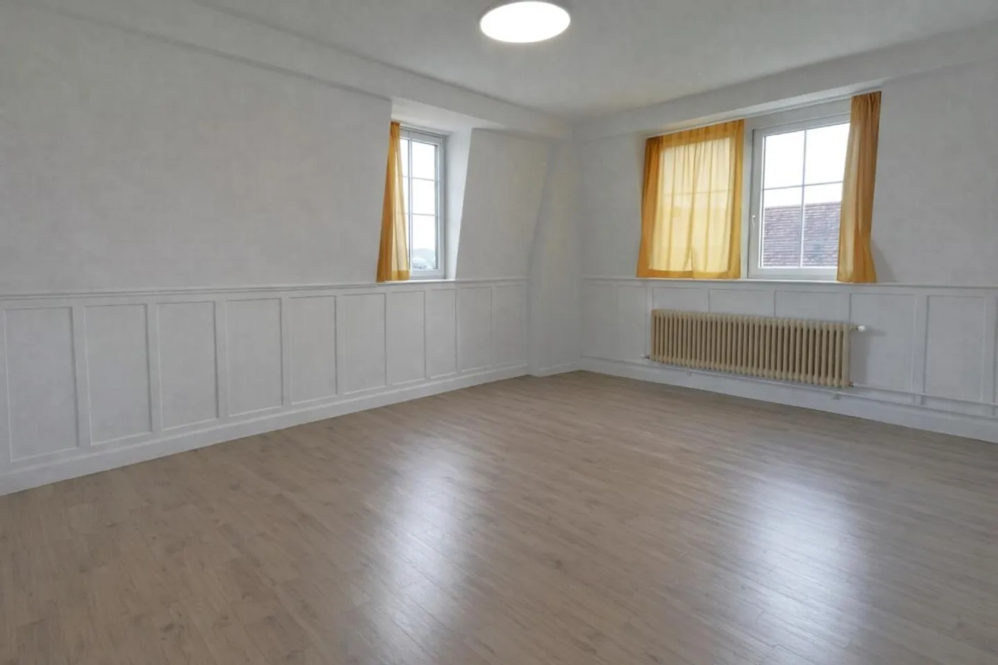 Cozy living in a convenient location - Photo 5 of 9