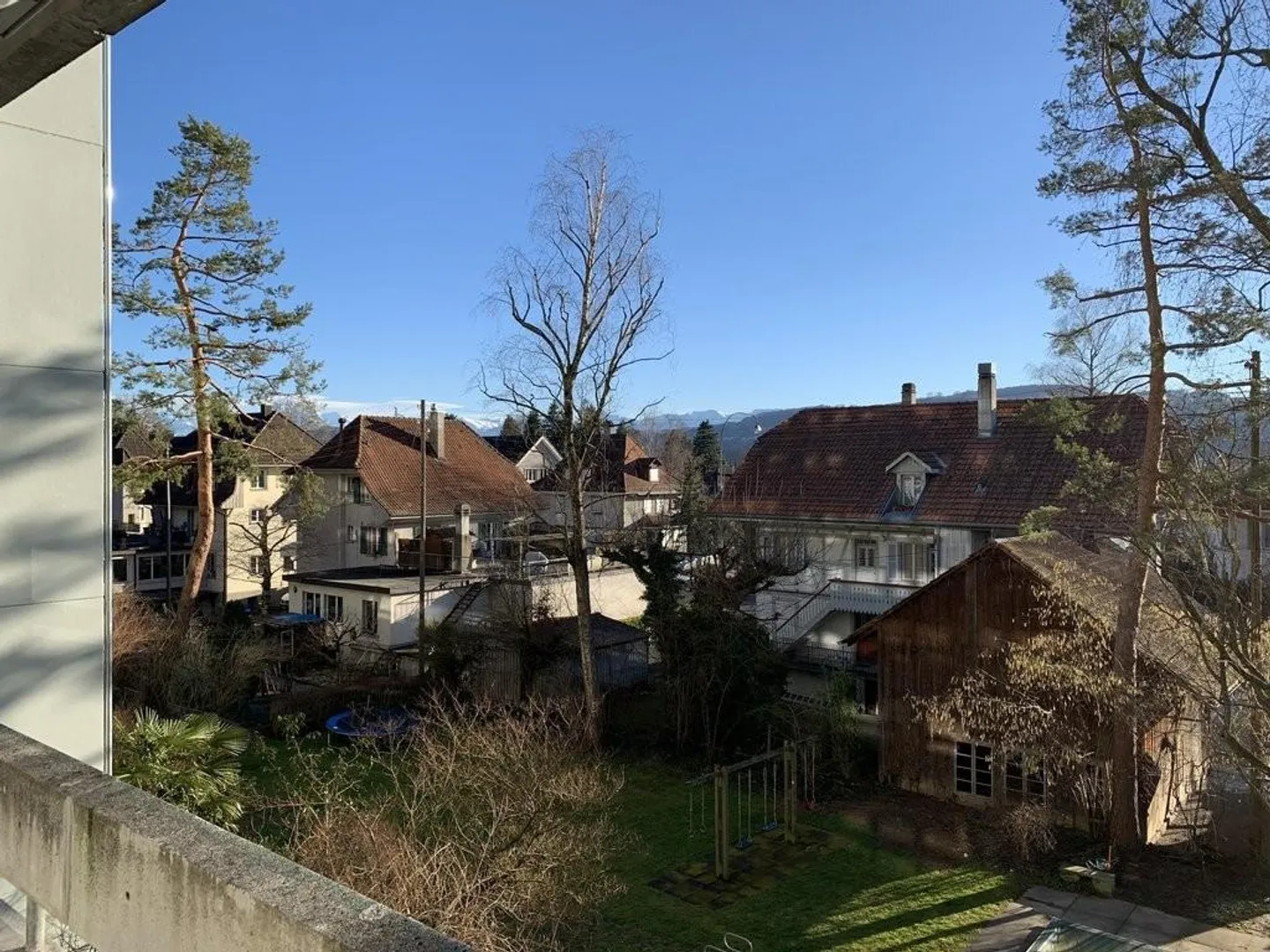 Appartement ensoleillé avec grand balcon et terrasse sur le toit partagée - Photo 1 sur 12