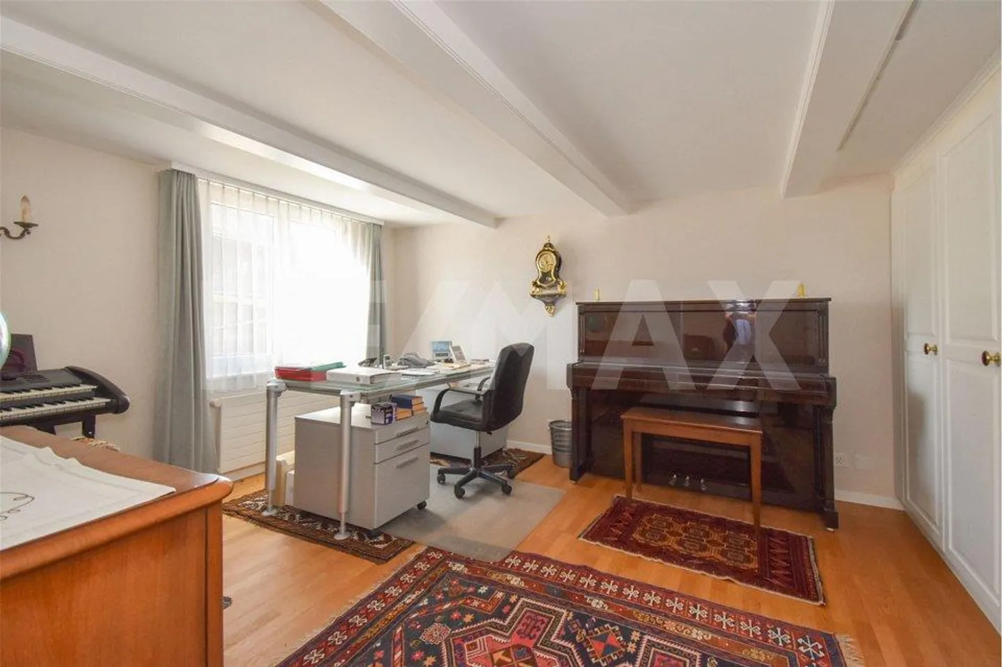 Generational House / Two-Family House with Plenty of Space; Purchase Option for Neighboring Plot W2 1059 m² - Photo 7 of 10