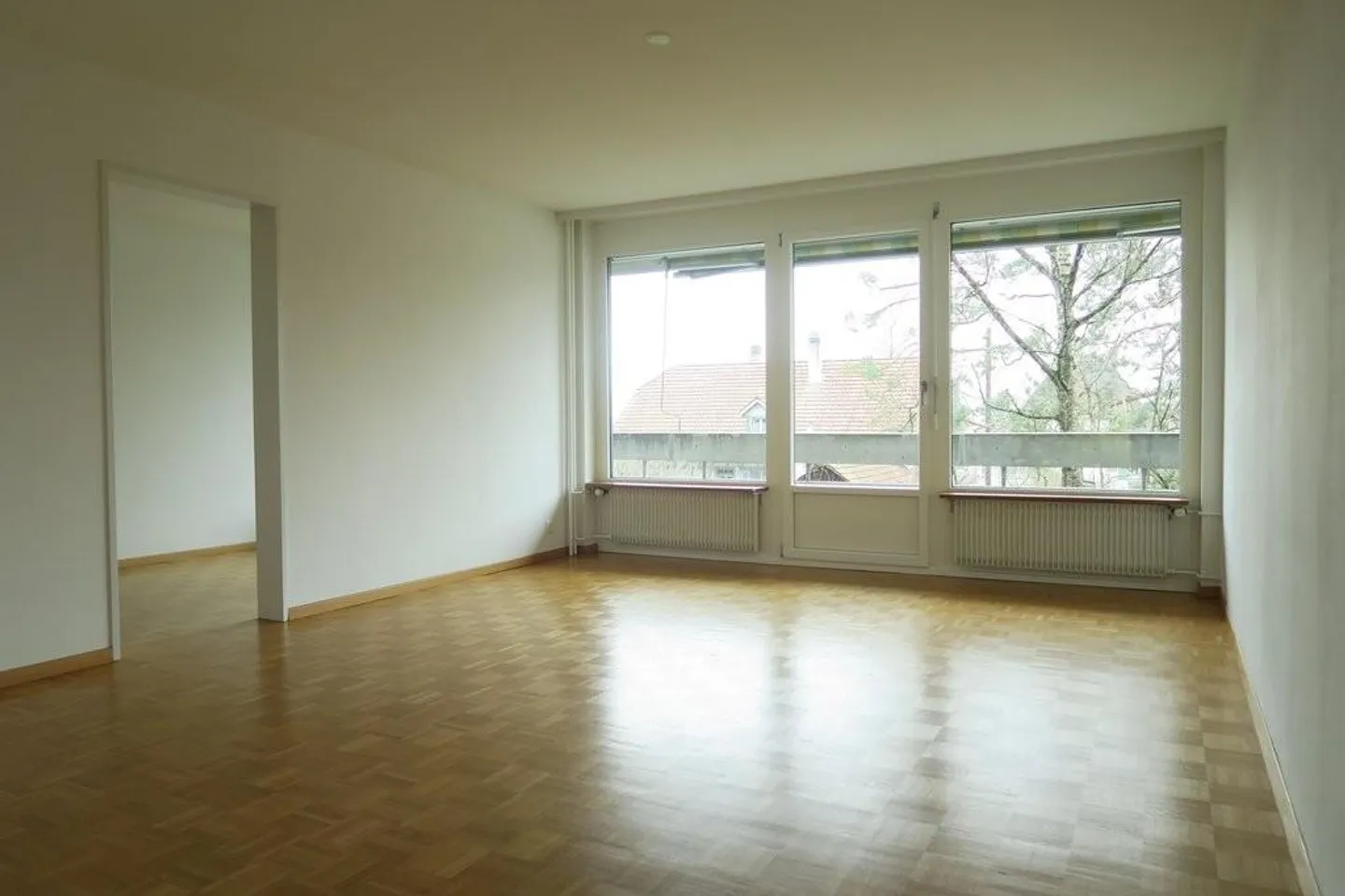 Appartement ensoleillé avec grand balcon et terrasse sur le toit partagée - Photo 6 sur 12