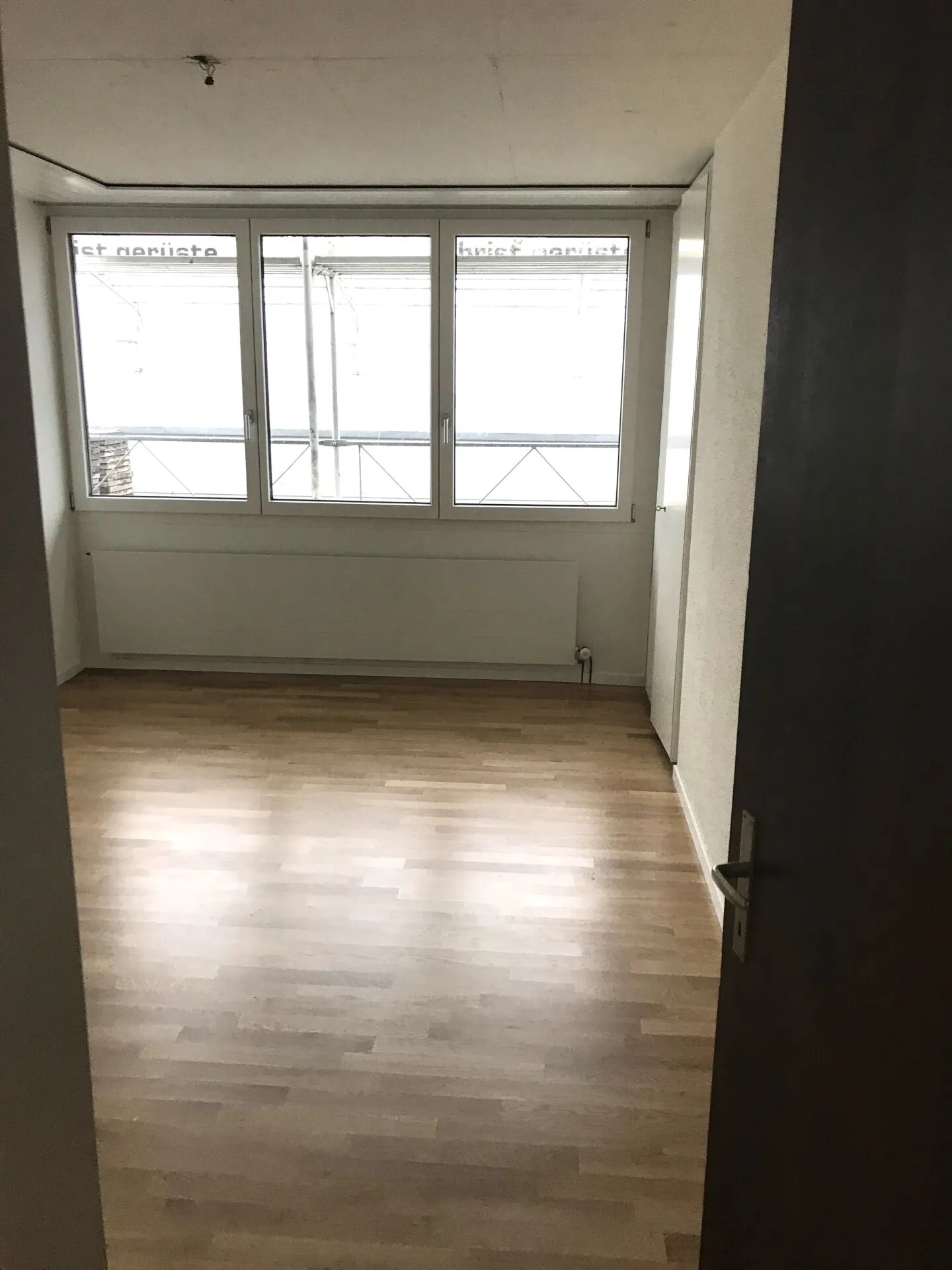 Appartamento 6.5 stanze con grande terrazza sul tetto e doppio garage - Foto 5 di 11