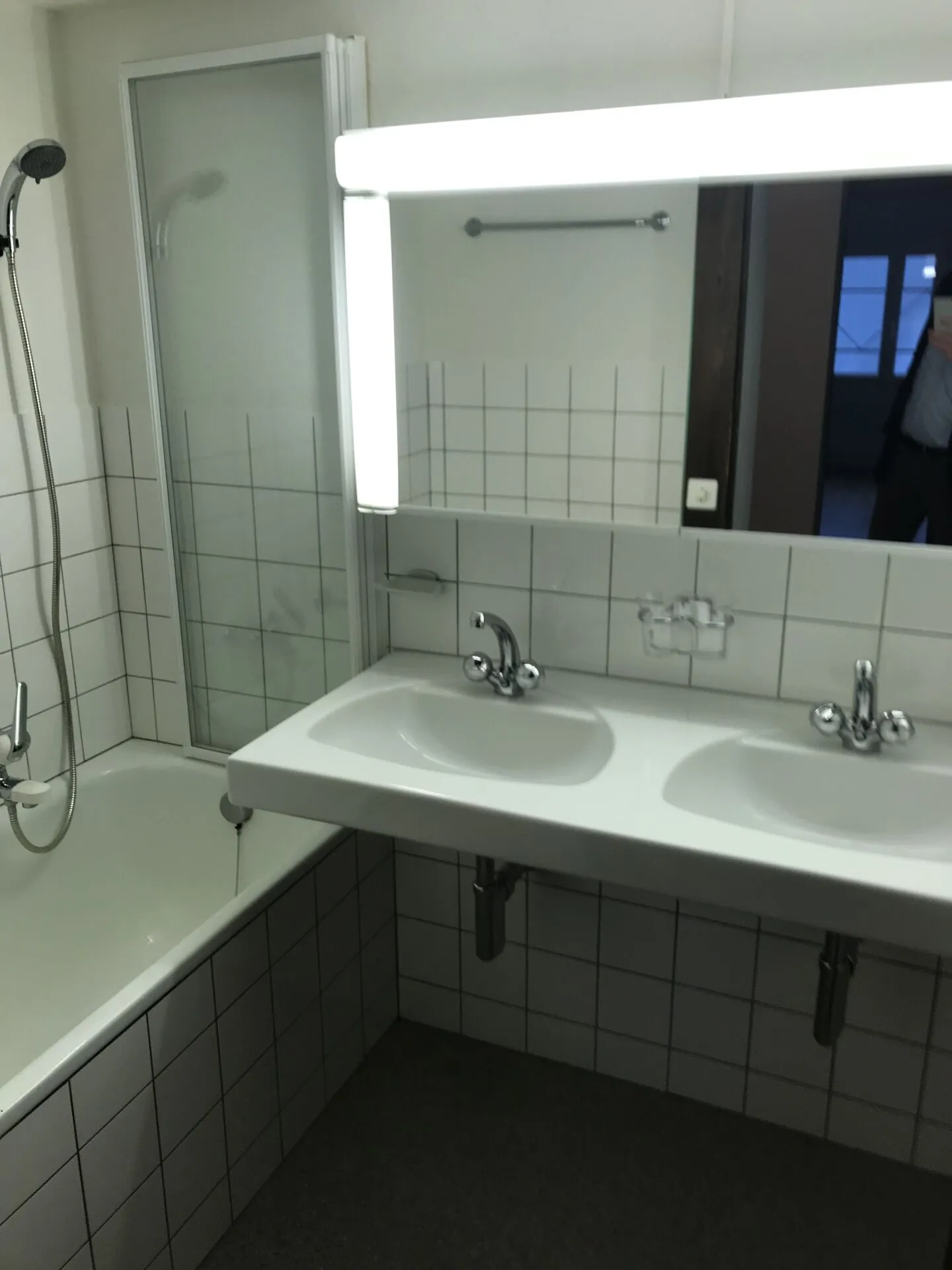 Appartamento 6.5 stanze con grande terrazza sul tetto e doppio garage - Foto 6 di 11