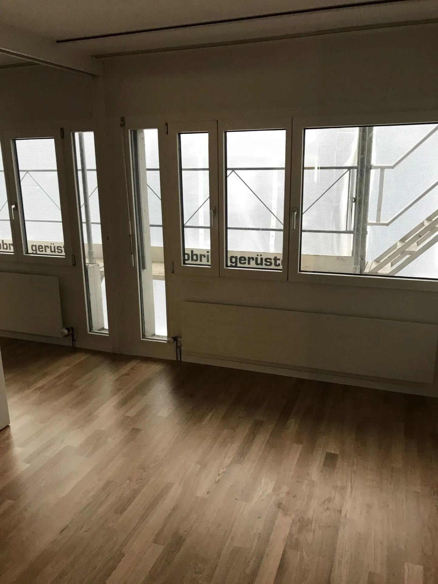 Appartamento 6.5 stanze con grande terrazza sul tetto e doppio garage - Foto 8 di 11